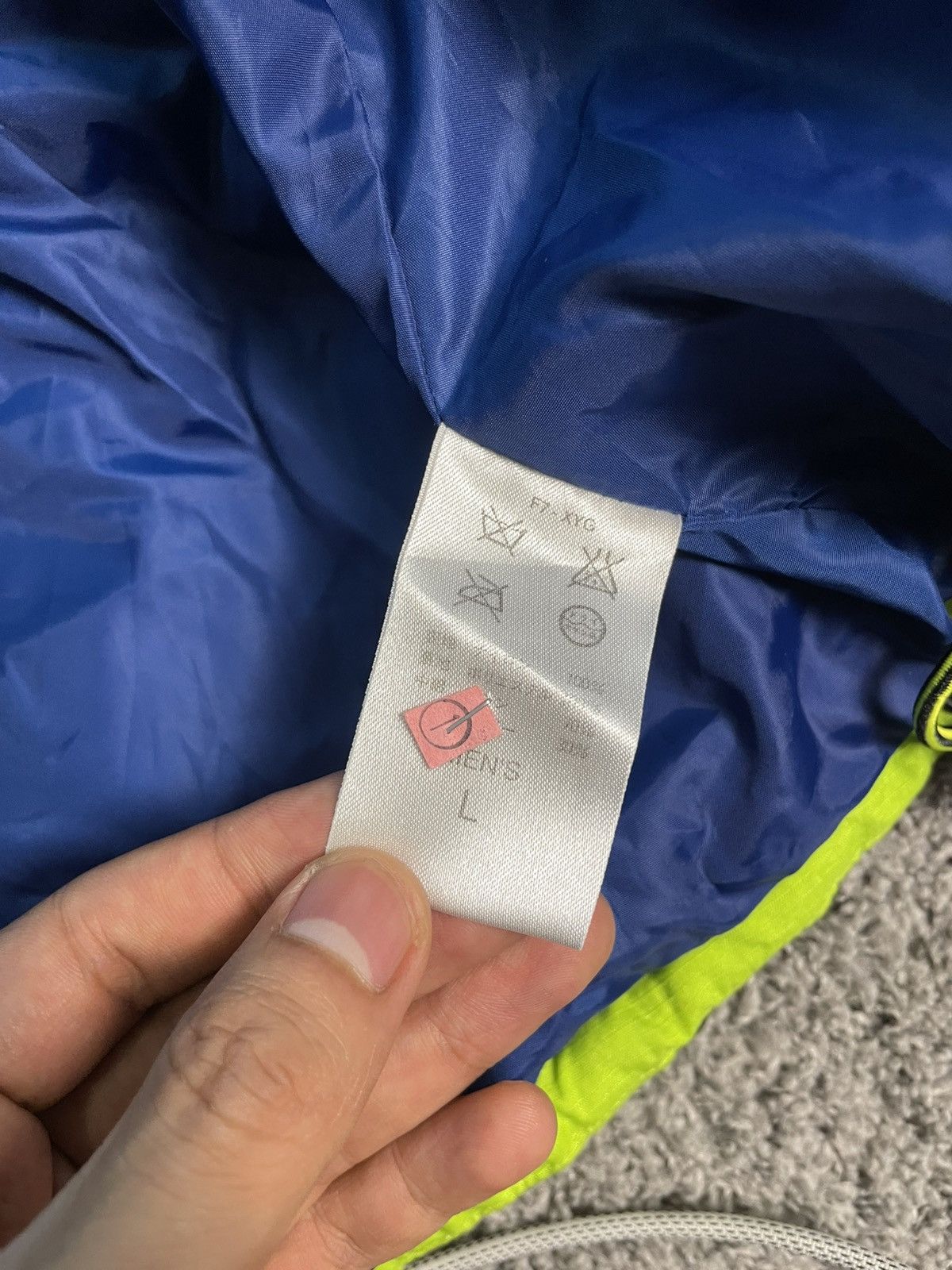 Nike ACG Vintage Nike ACG Green Neon Puffer Jacket Size US L / EU 52-54 / 3 - 12 Thumbnail