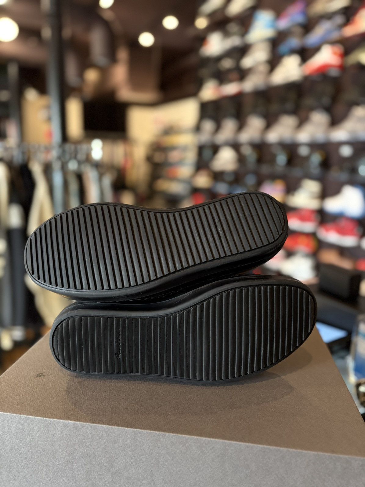 Rick Owens Rick Owen’s Triple Black Ramones High Clean OG Size 43.5 Size US 10.5 / EU 43-44 - 5 Thumbnail