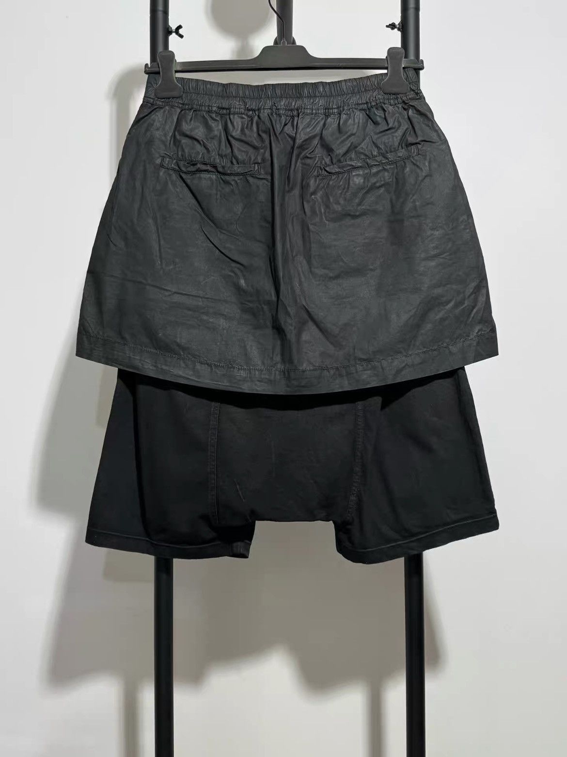 Rick Owens Rick Owens Waxed Double Layer Shorts Size US 30 / EU 46 - 2 Thumbnail