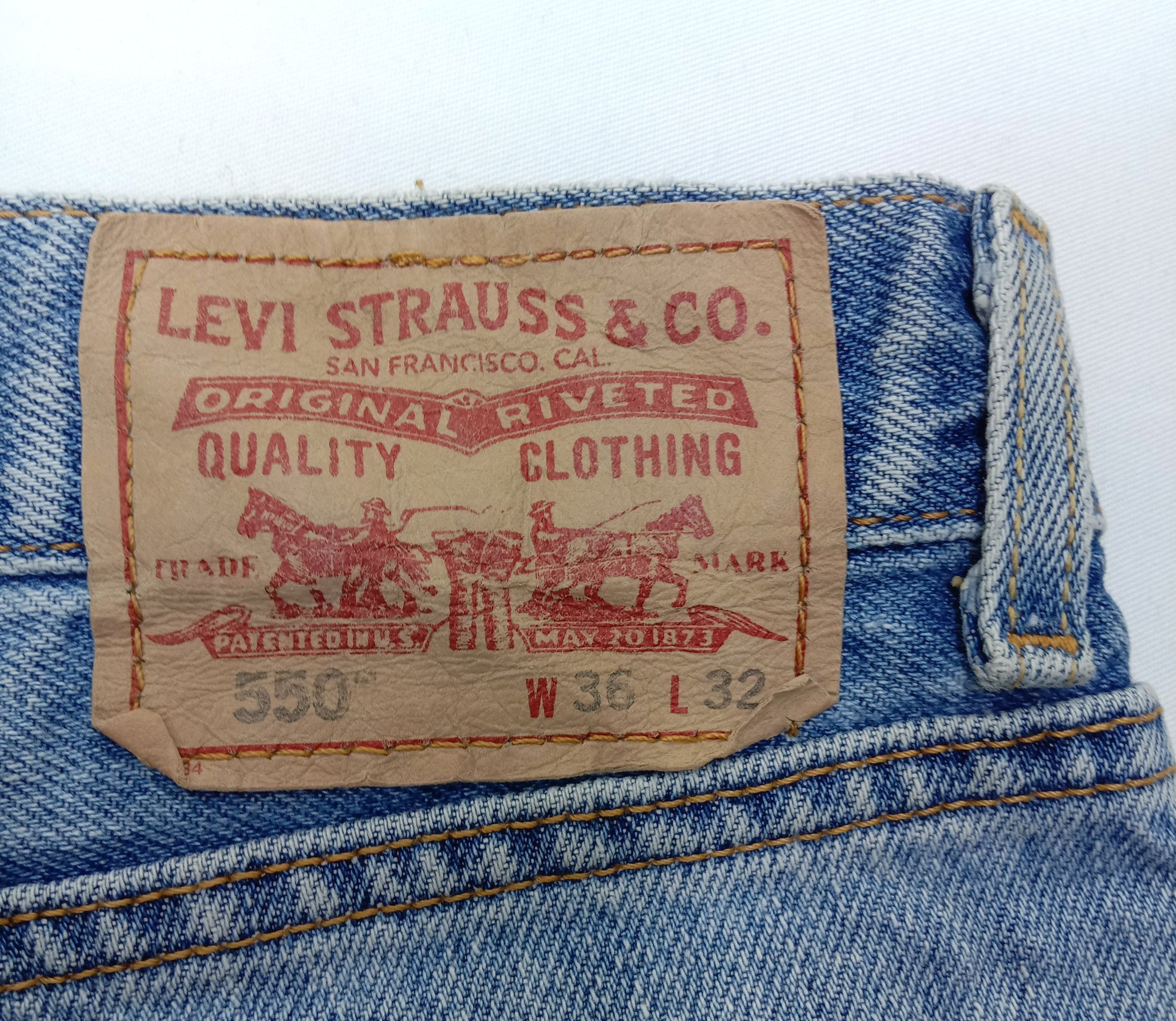Levi's Vintage Levi's 550 Jeans Light Wash Relaxed Fit Denim Size US 35 - 14 Thumbnail