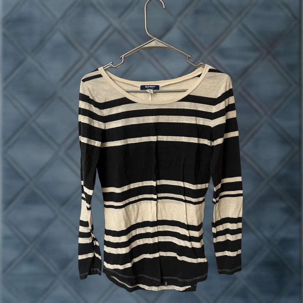 Old Navy Old Navy Women's Medium Black White Striped Long Raglan Sleeved Top Size M / US 6-8 / IT 42-44 - 1 Thumbnail