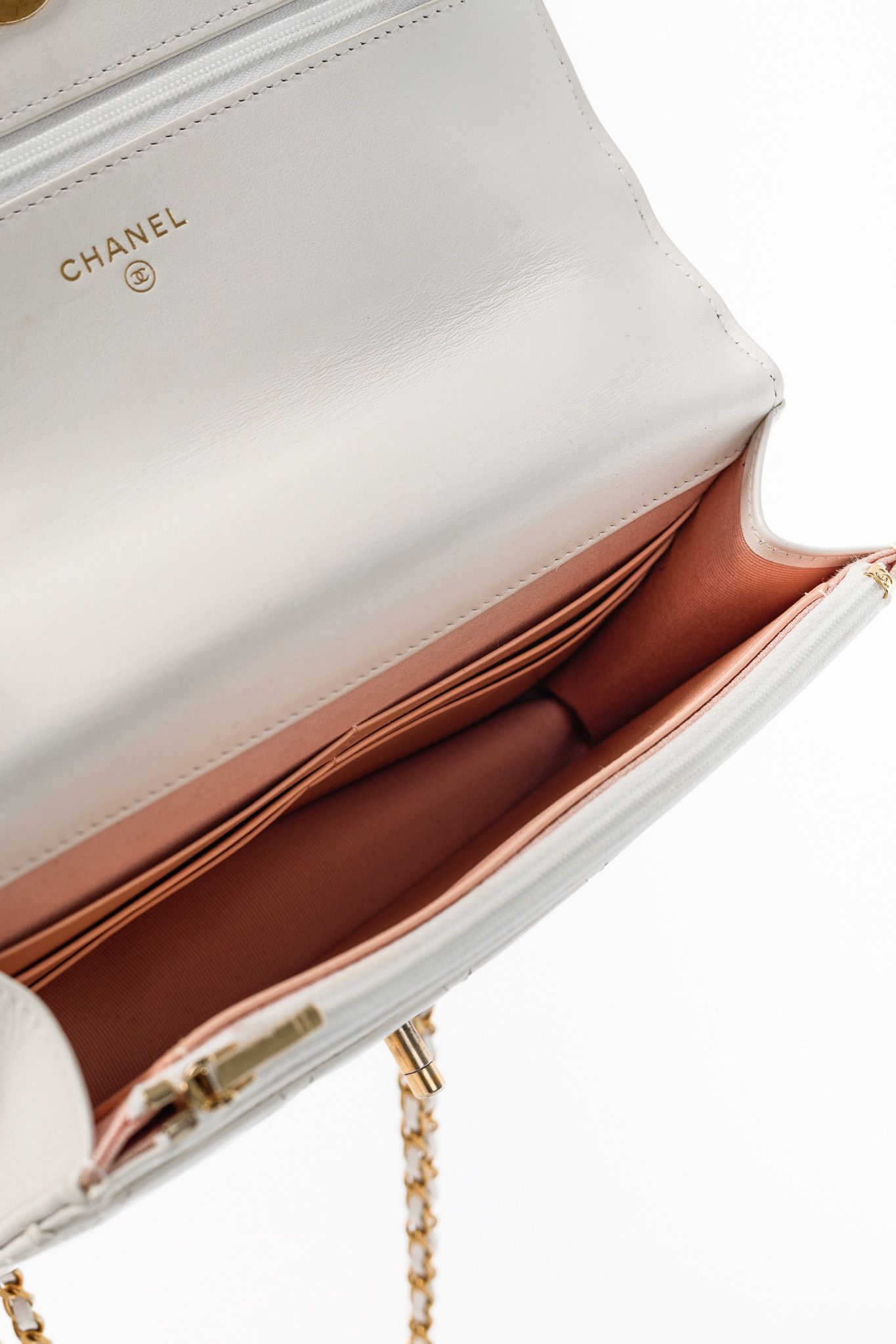 Chanel Chanel Pearl Crush Quilted Lambskin Leather Wallet on Chain Size ONE SIZE - 12 Thumbnail