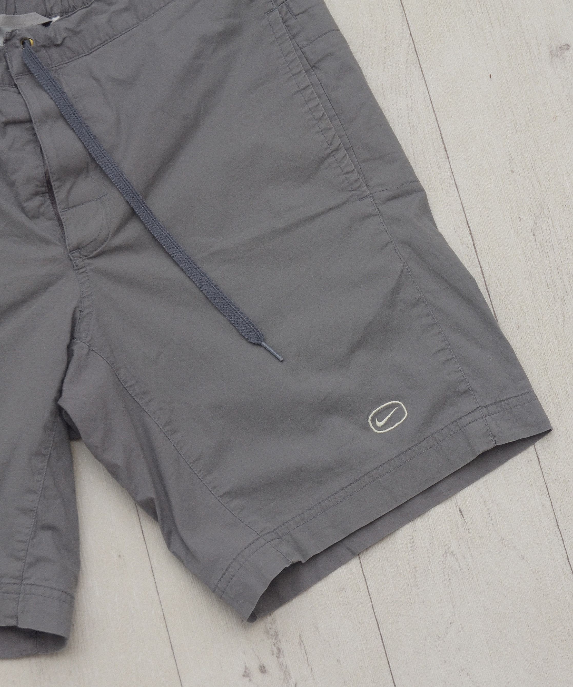 Nike × Vintage Vintage Nike SPRTSDLX Silver Tag Shorts Cargo Y2K Size US 30 / EU 46 - 2 Thumbnail