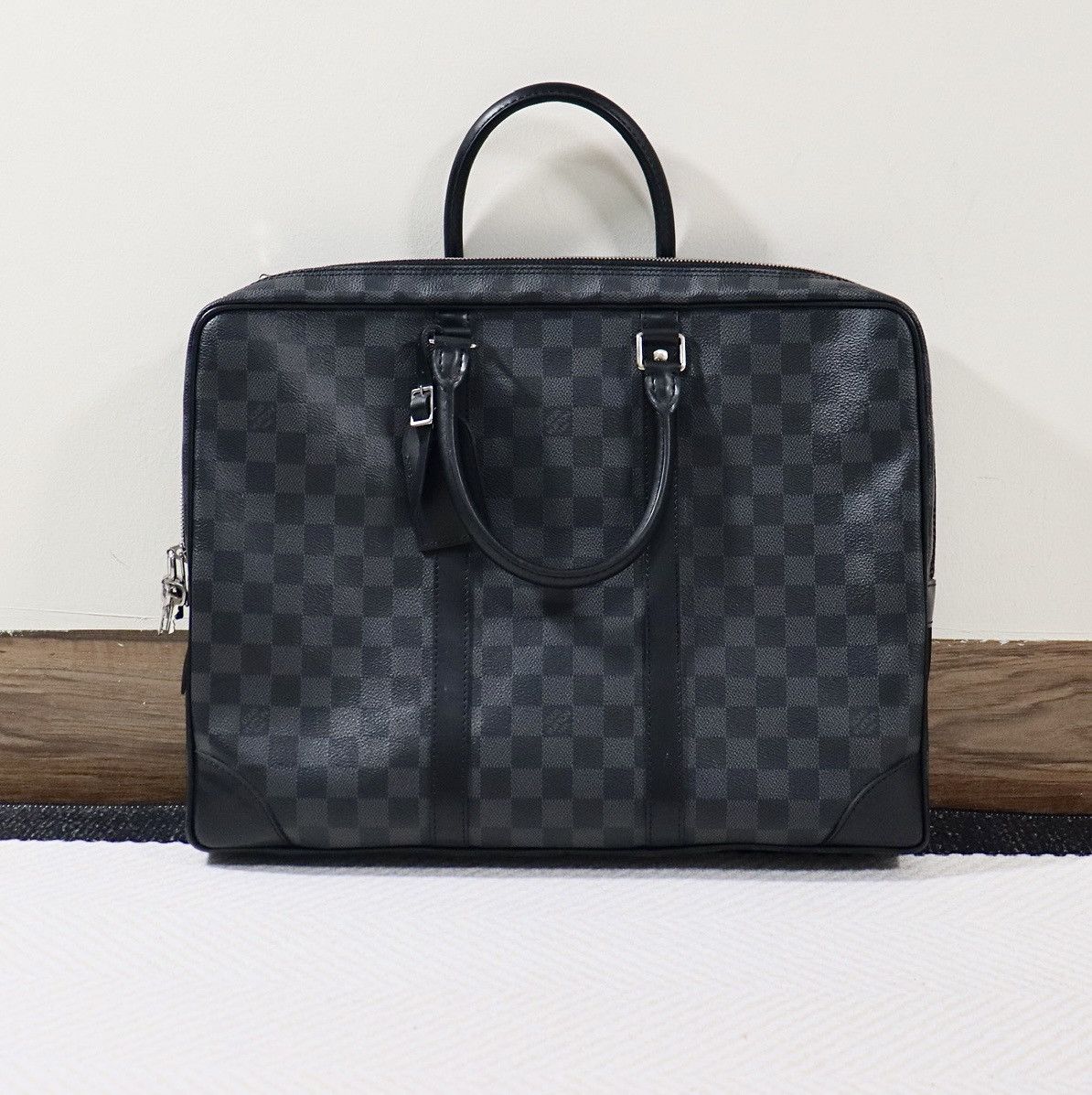 Louis Vuitton Louis Vuitton LV Voyage Bag Size ONE SIZE - 1 Thumbnail