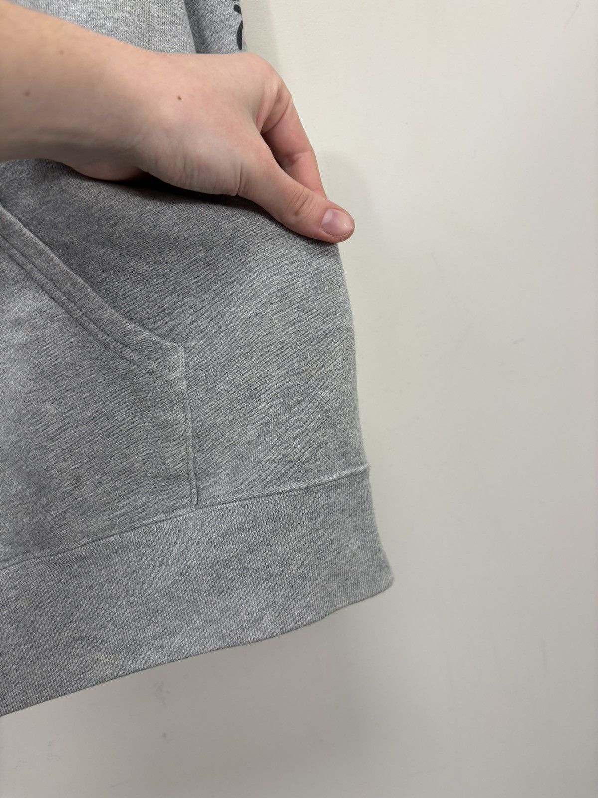 Uniqlo Uniqlo Jean Michel Basquiat Men’s Grey Classic Hoodie Size US L / EU 52-54 / 3 - 9 Thumbnail