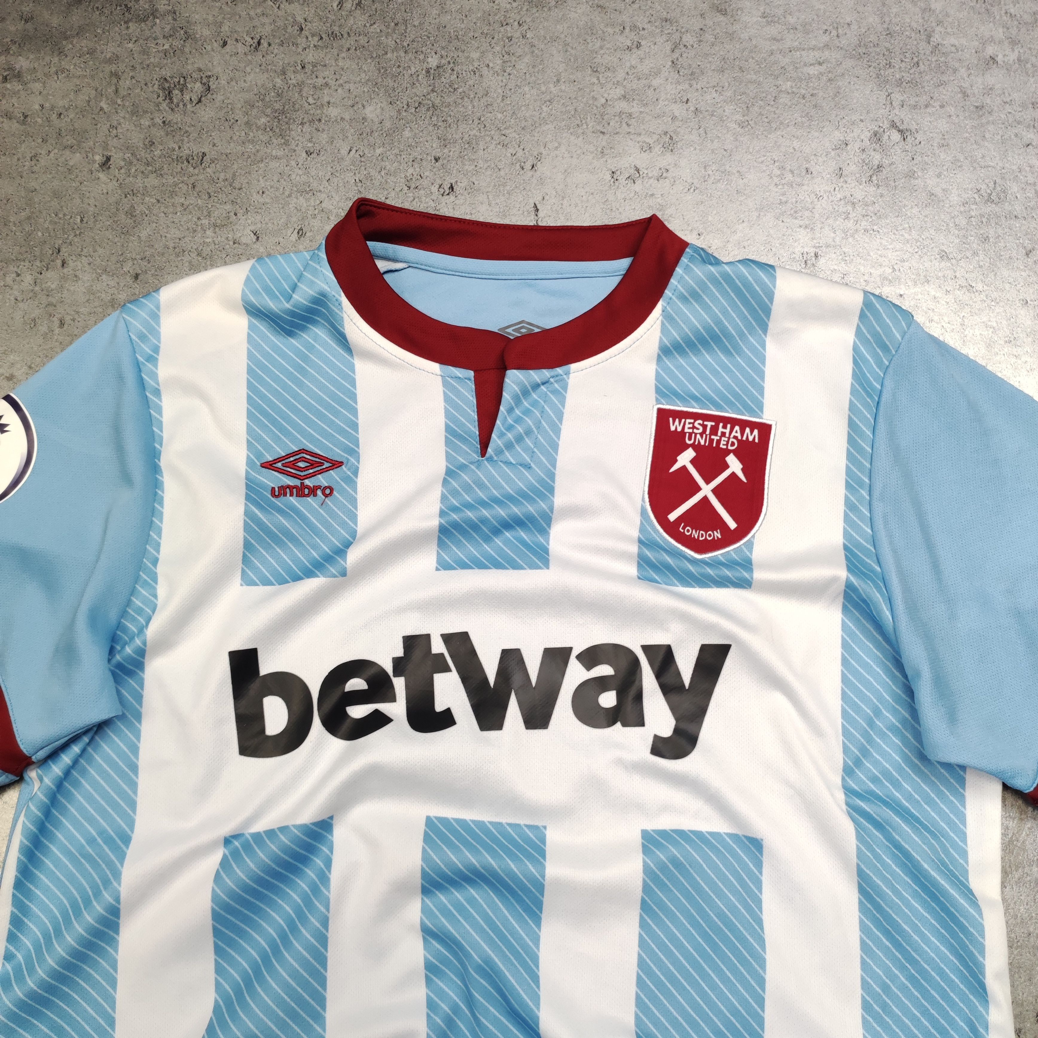 Vintage RARE #20 Bowen Umbro x West Ham United Football Jersey Size US L / EU 52-54 / 3 - 5 Thumbnail