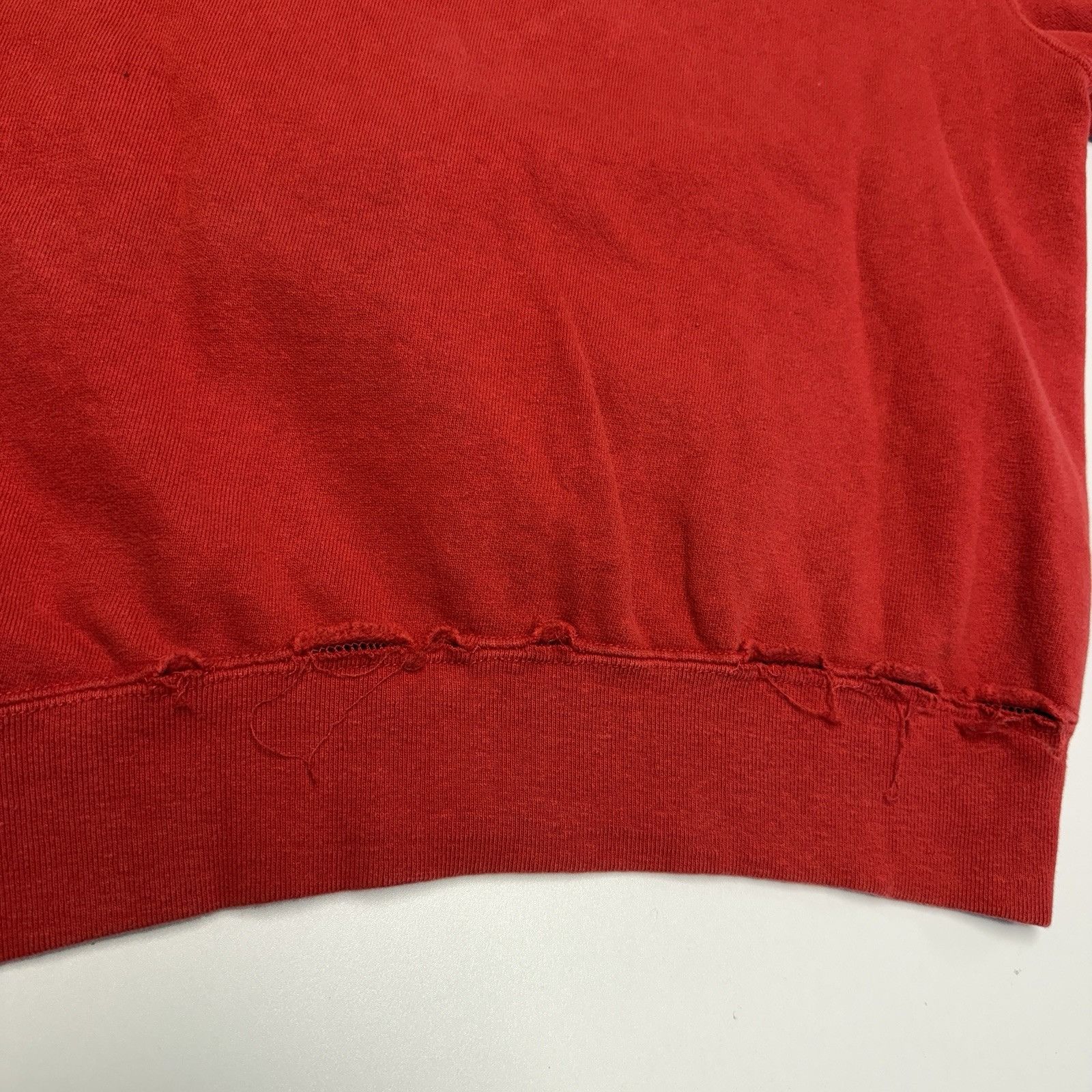 Vintage Vintage Ohio State Buckeyes Sweatshirt Mens M 21.5x23.5 Red Size US M / EU 48-50 / 2 - 9 Thumbnail