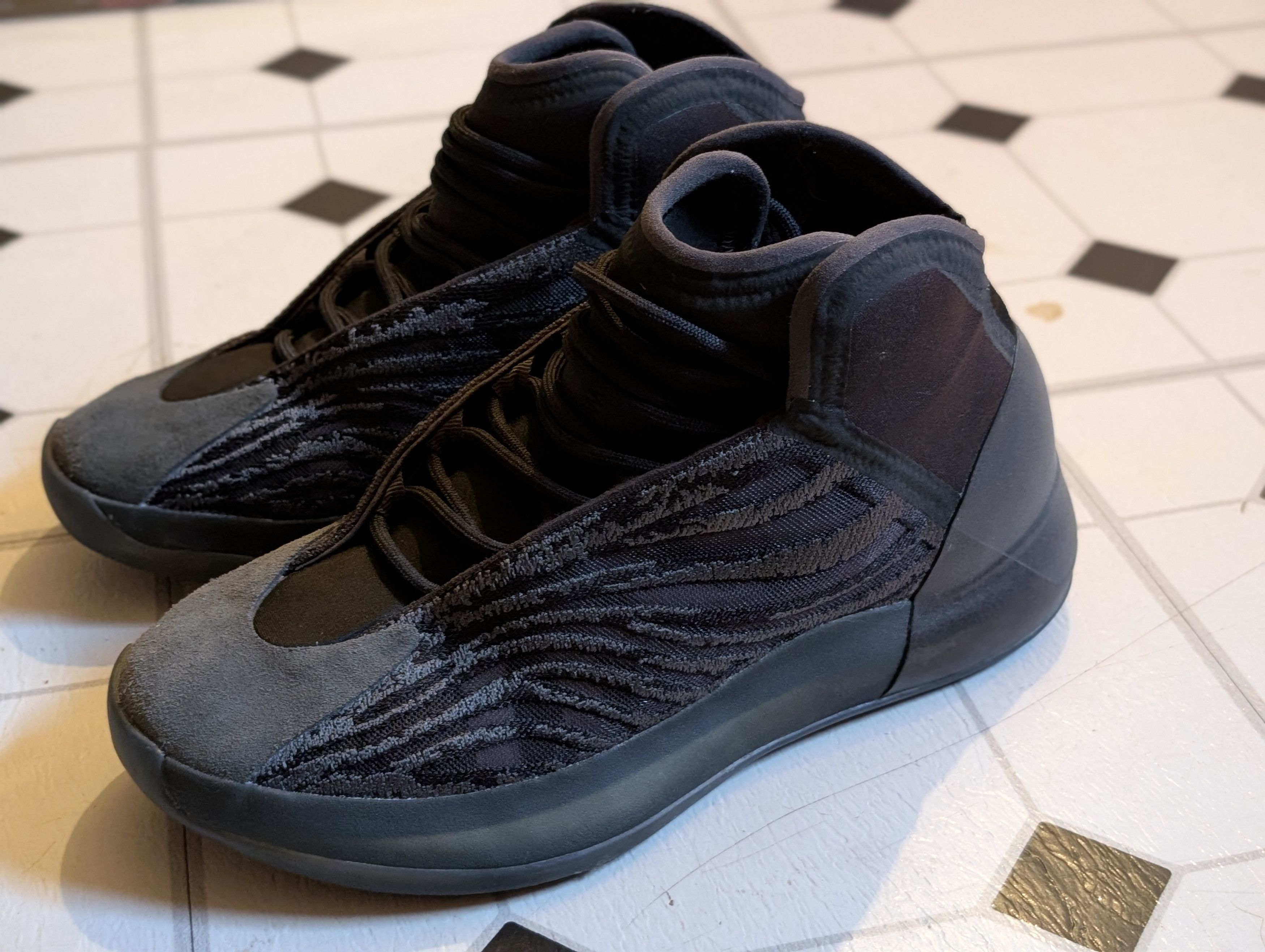Adidas × Yeezy QNTM Onyx Size US 8.5 / EU 41-42 - 1 Thumbnail