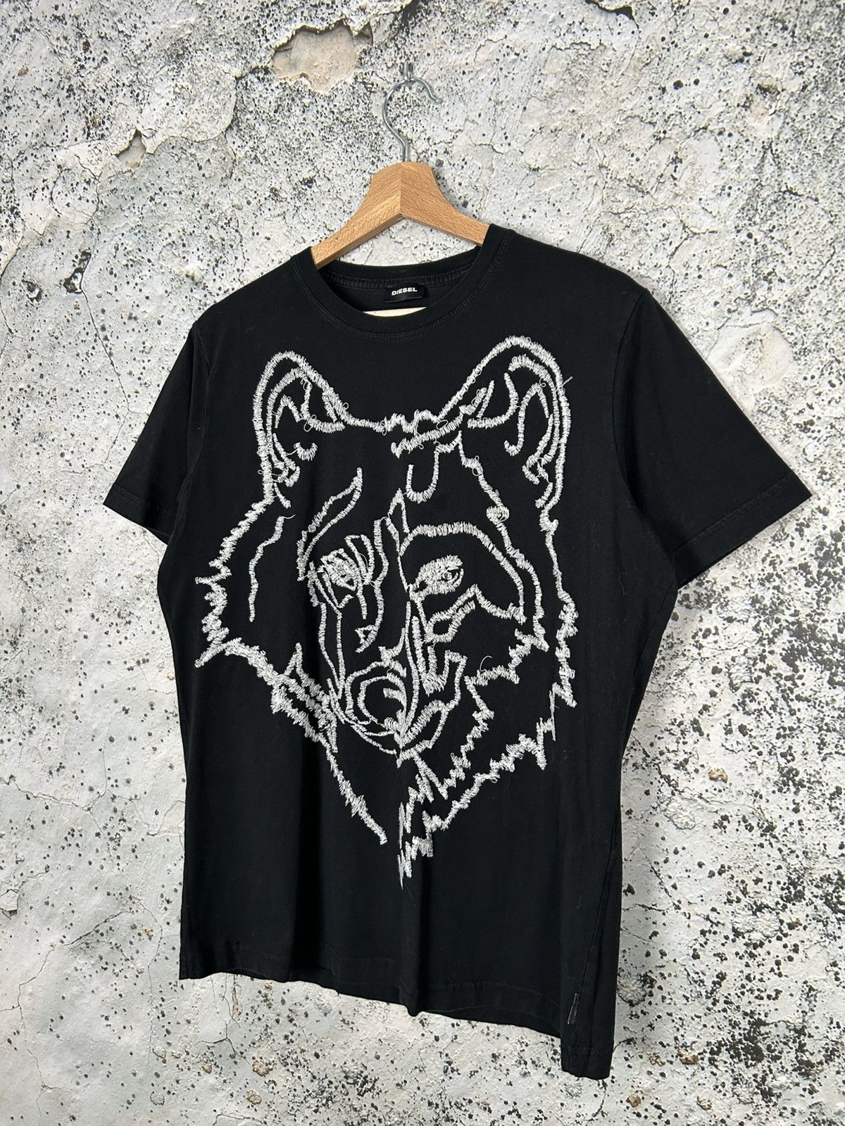 Diesel Vintage Diesel Embroidered Wolf Animal Graphic Tee Y2K 00s Size US S / EU 44-46 / 1 - 2 Thumbnail