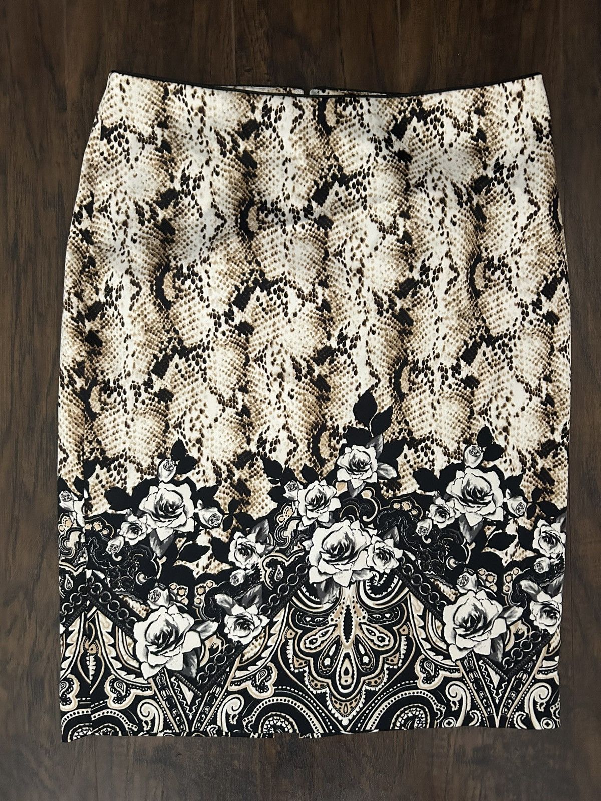 White House Black Market White House Black Market Floral Skirt Size 30" / US 8 / IT 44 - 1 Thumbnail