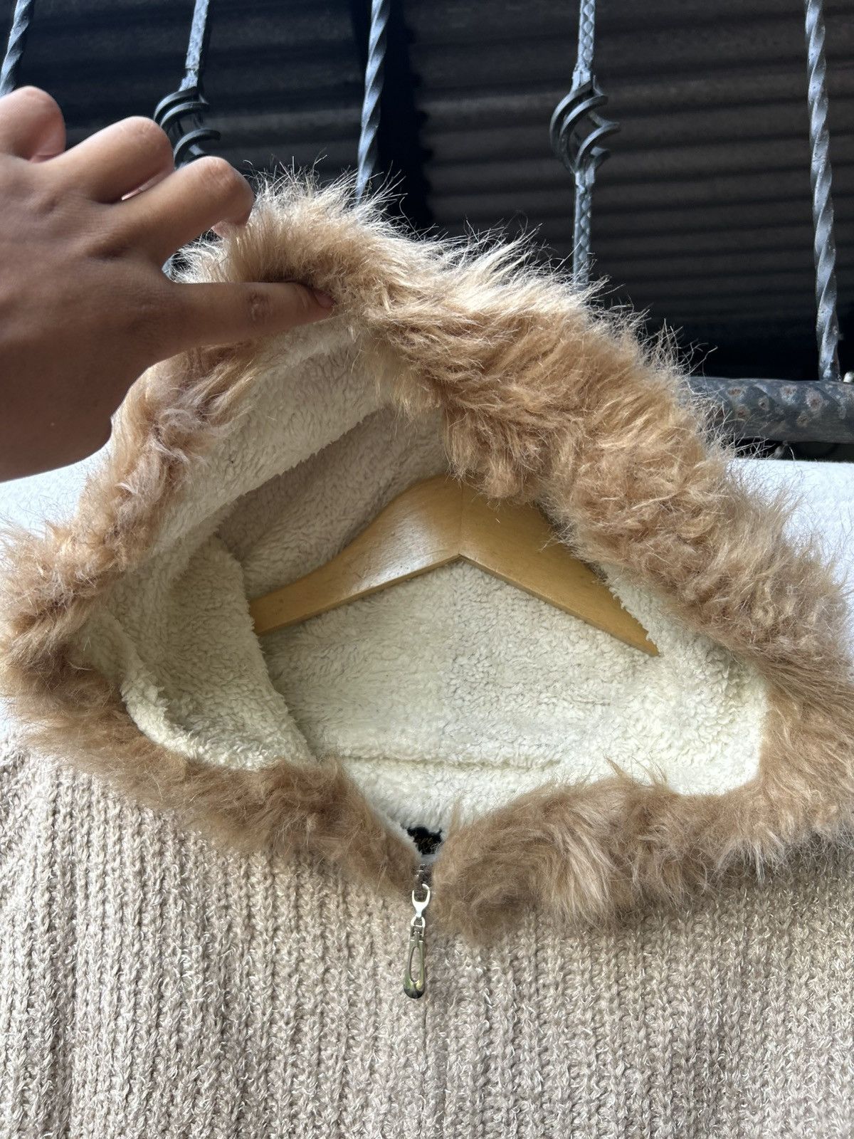 Japanese Brand × Vintage Amayadori Fur Hoodie Zipper Knit Styled Size US L / EU 52-54 / 3 - 4 Thumbnail