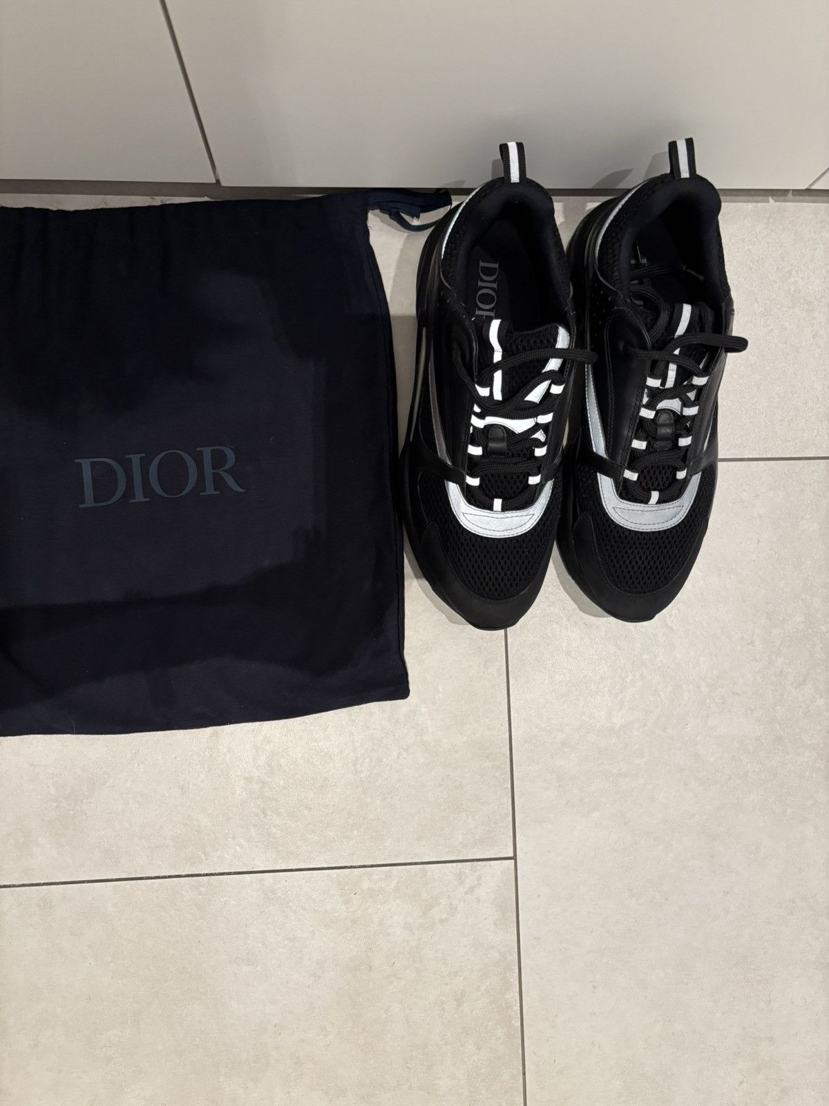 Men’s Dior B22