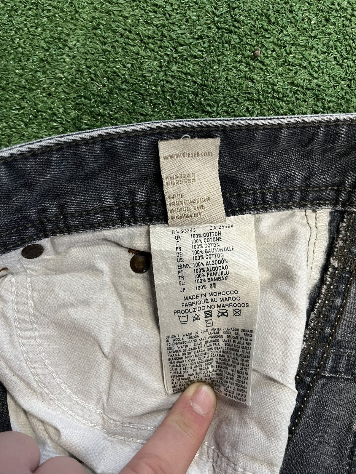 Diesel × Jean × Vintage Vintage Y2K Diesel Distressed Lighting Washed denim pants Size US 30 / EU 46 - 12 Thumbnail