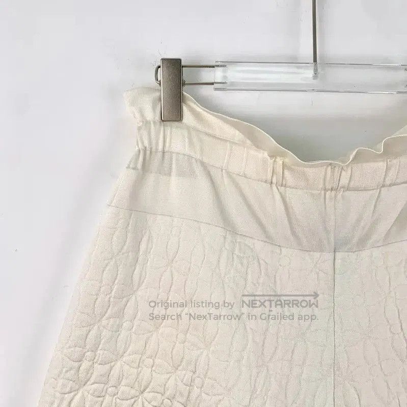 Louis Vuitton Louis Vuitton Beige Silk Women's Shorts . Size 30" / US 8 / IT 44 - 2 Thumbnail