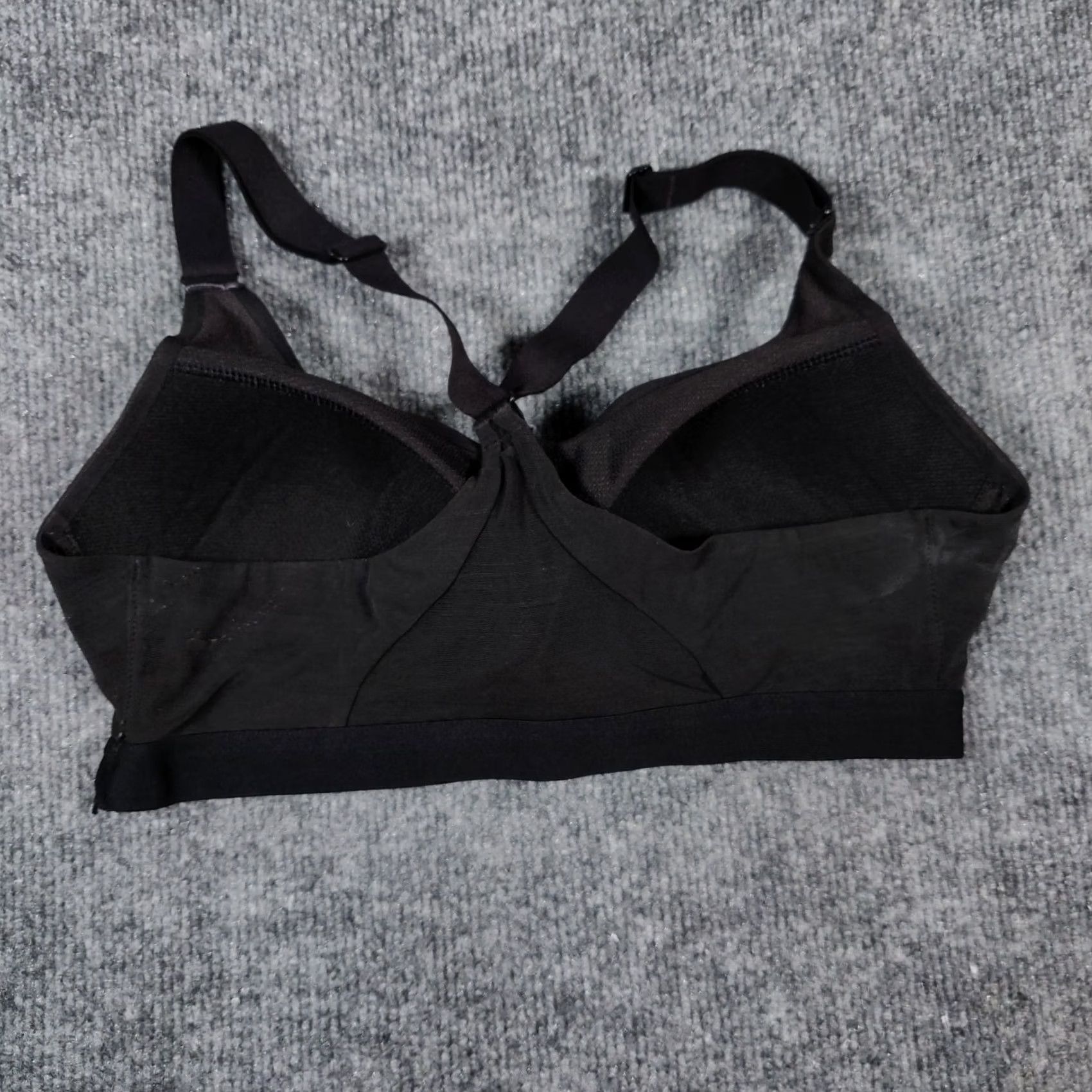 Victoria's Secret Victoria's Secret Sports Bra Womens 34C Black Lightweight Racerback Wireless Gym Size ONE SIZE - 4 Thumbnail
