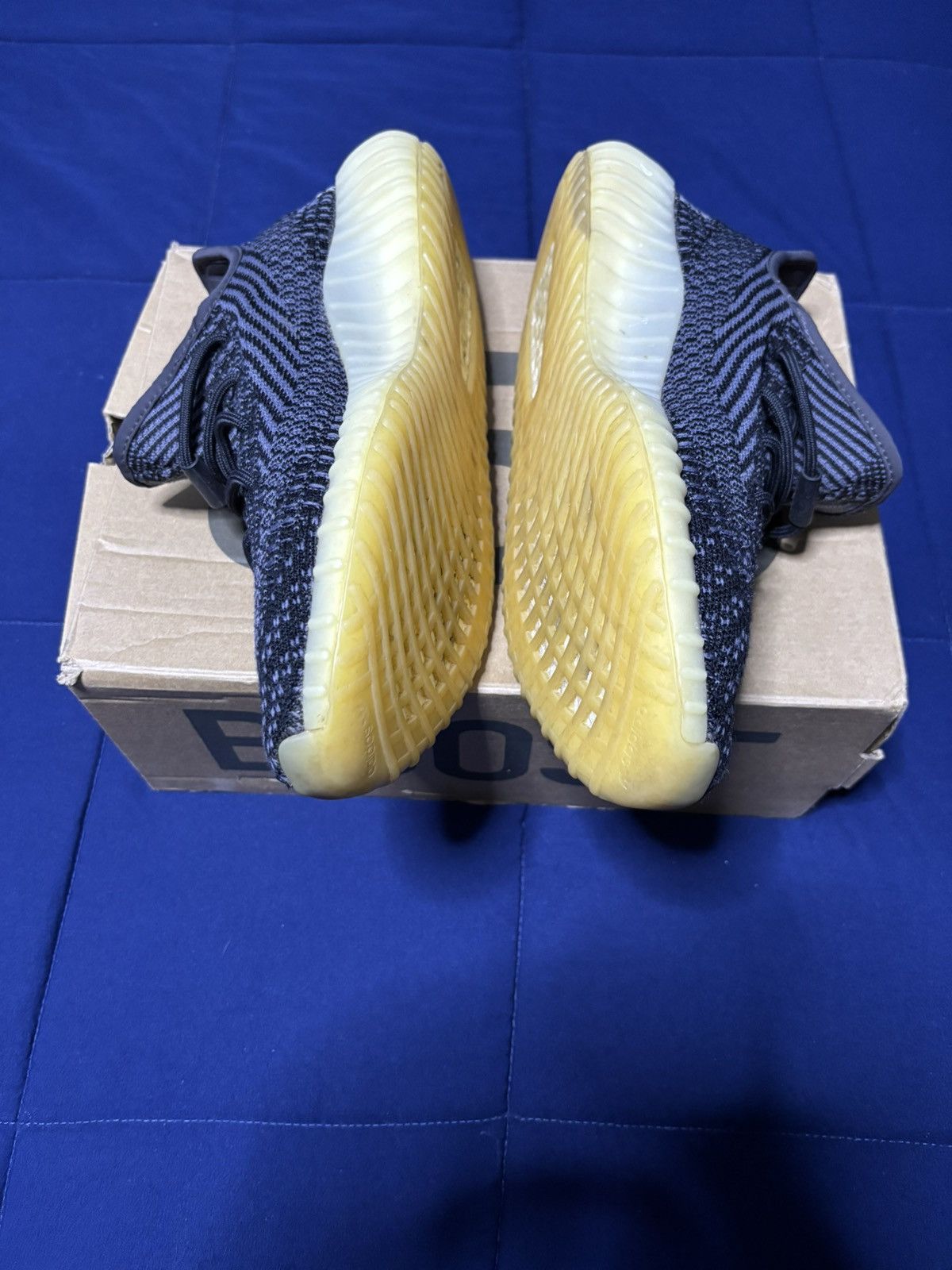 Adidas Adidas Yeezy Boost 350 V2 Carbon 2020 Size 10 Size US 10 / EU 43 - 4 Thumbnail