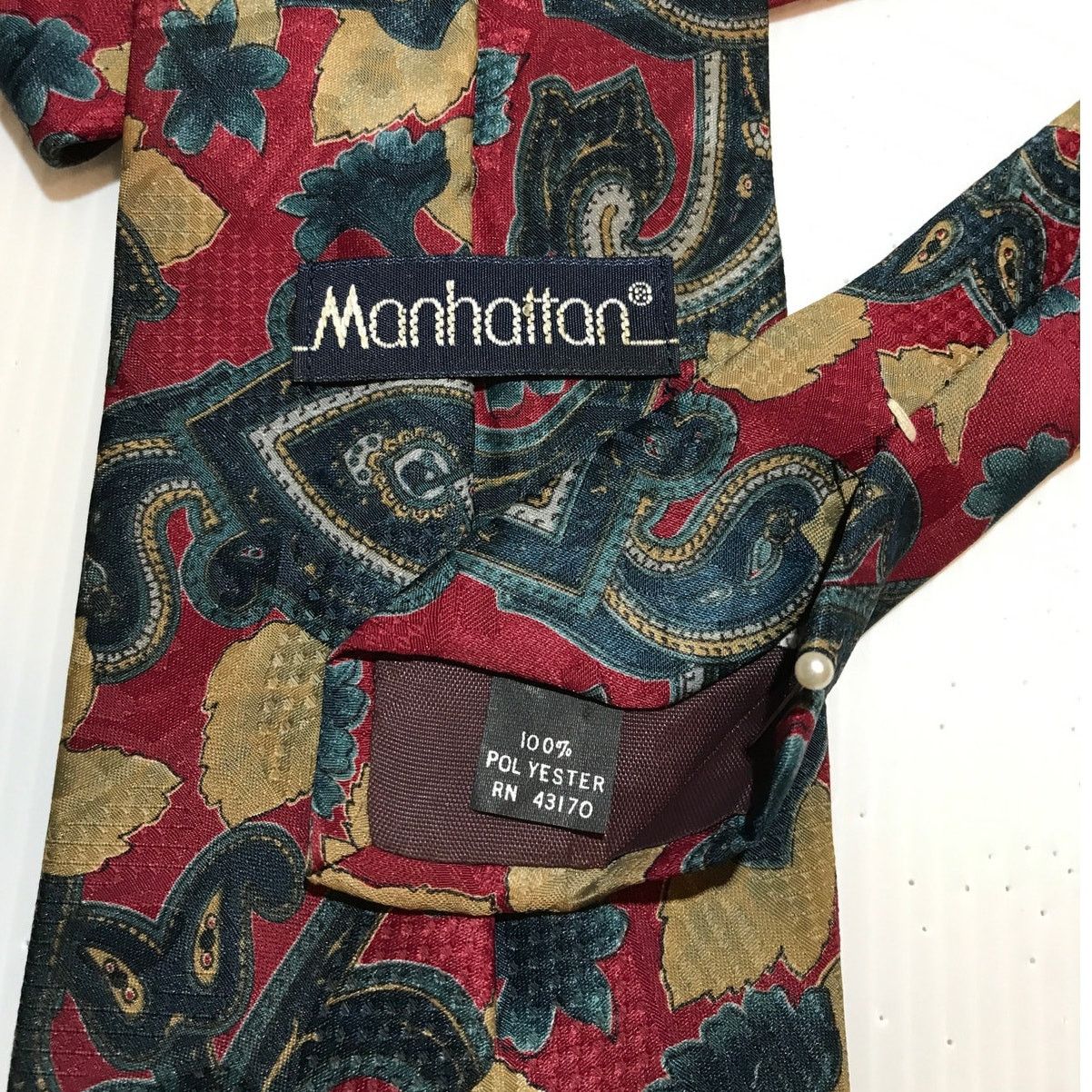 Other Manhattan Red Paisley Short Wide Men Necktie Size ONE SIZE - 4 Thumbnail