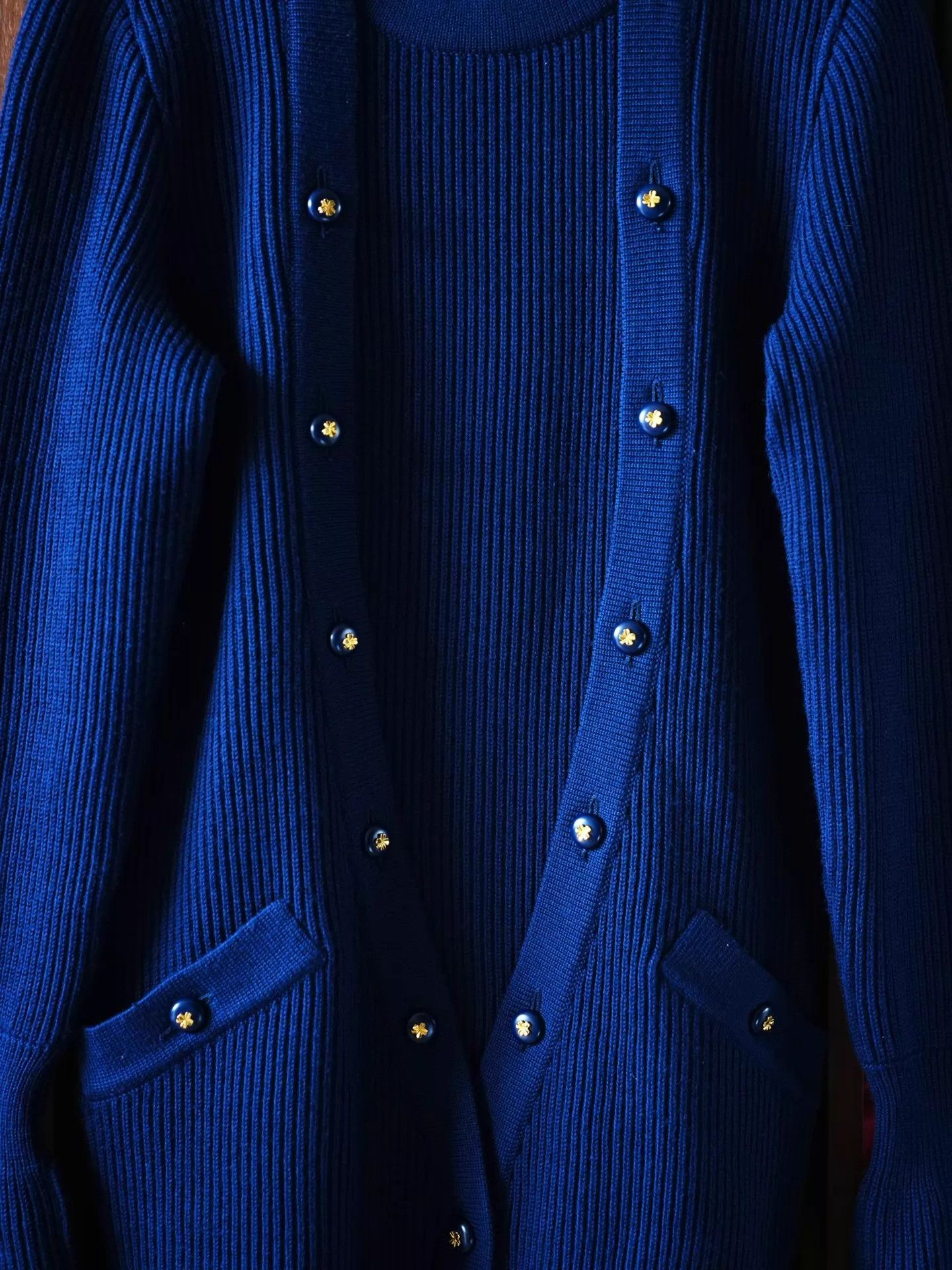 Chanel Chanel 1989 Vintage Royal Blue Wool Crewneck Sweater FR38 French Made Size S / US 4 / IT 40 - 4 Thumbnail