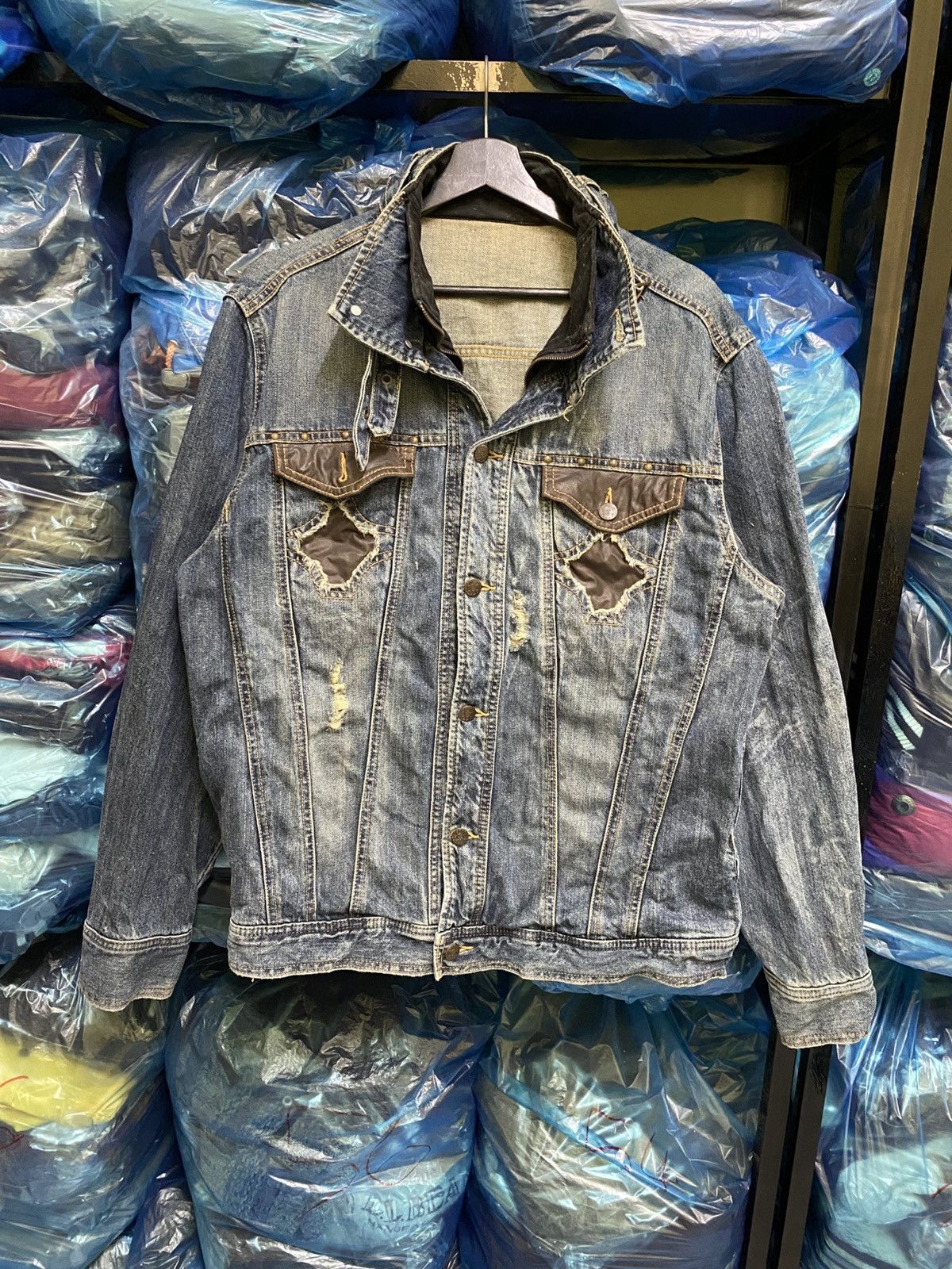 Japanese Brand Vintage Distressed Denim Jacket with Western Pocket Trim Size US L / EU 52-54 / 3 - 3 Thumbnail