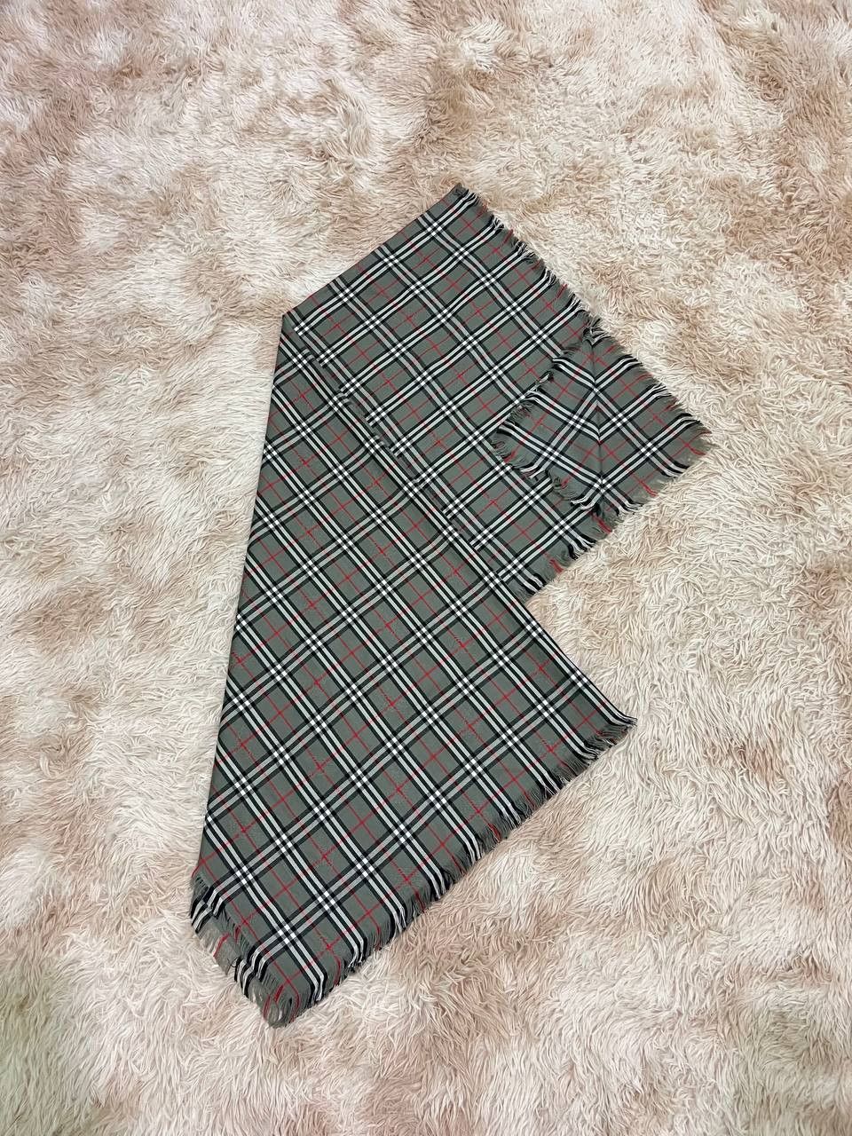 image of Burberry x Burberry Prorsum Vintage Nova Check With Prorsum Scarf in Grey, Women's
