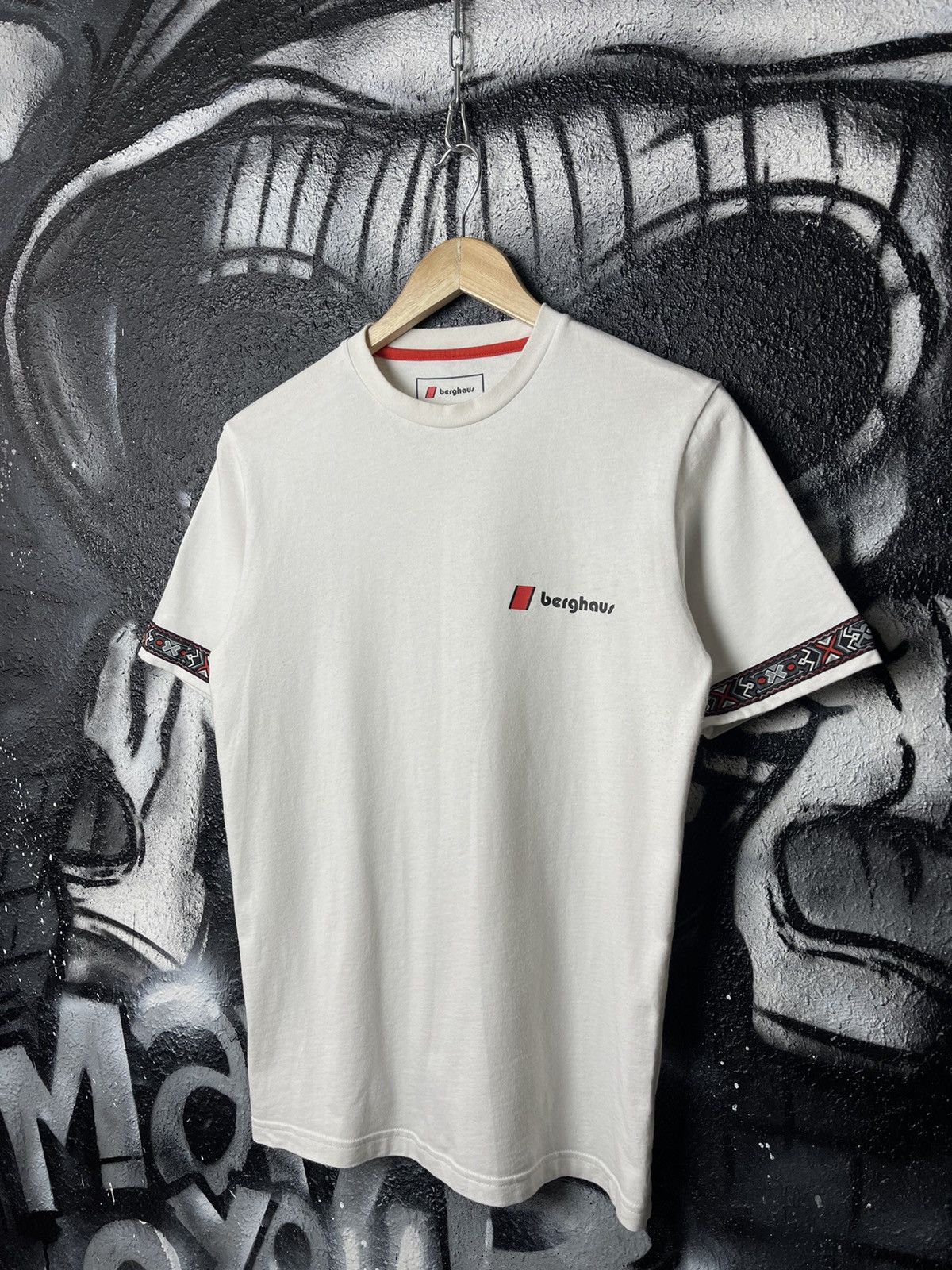Berghaus Berghaus White Ornaments T-Shirt Men’s Size Small Size US S / EU 44-46 / 1 - 1 Thumbnail