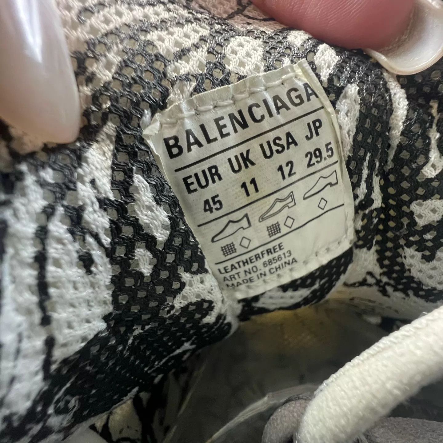 Balenciaga Balenciaga Tire Sneaker Doodle Print 45 Worn Once Like New Size US 12 / EU 45 - 8 Thumbnail