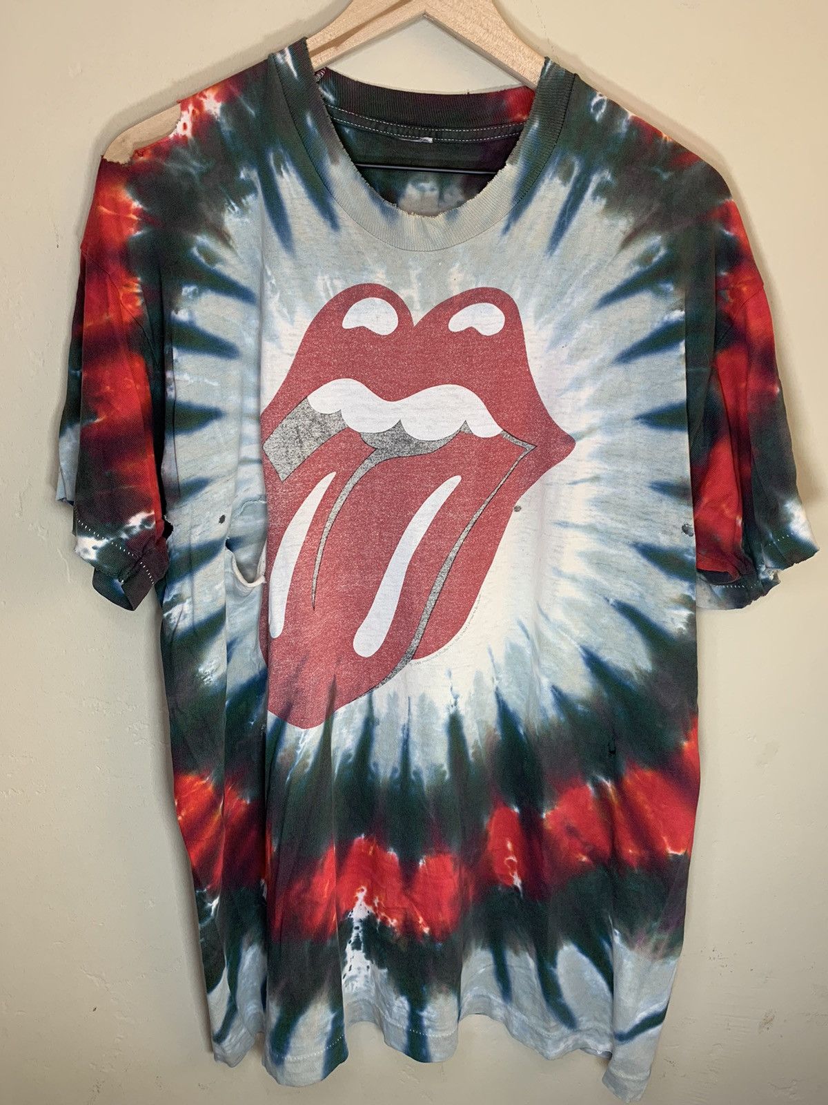 Band Tees *RARE* Vintage 1994 Rolling Stones Thrashed Tie-Dye T-Shirt Size US XL / EU 56 / 4 - 1 Thumbnail