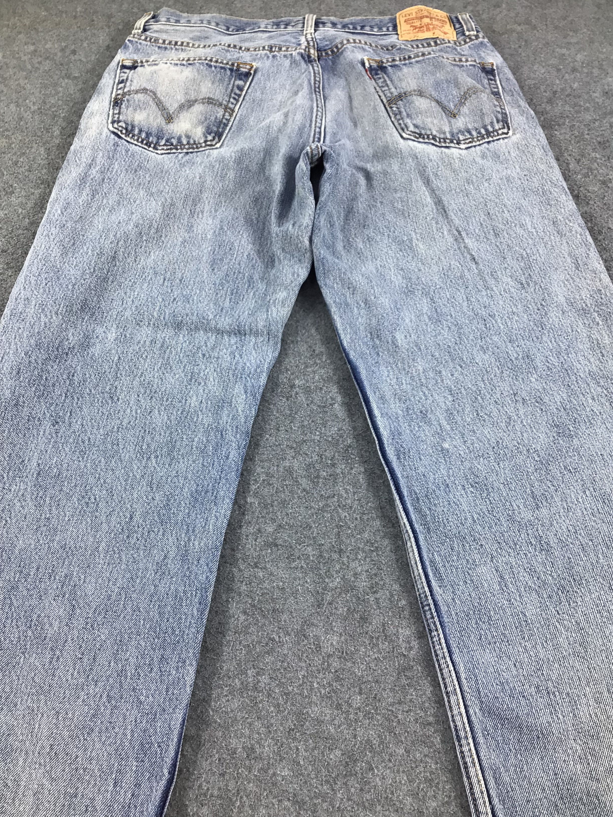Levi's Vintage Light Wash Levis Jeans Lot 550-J863 Size US 35 - 4 Thumbnail