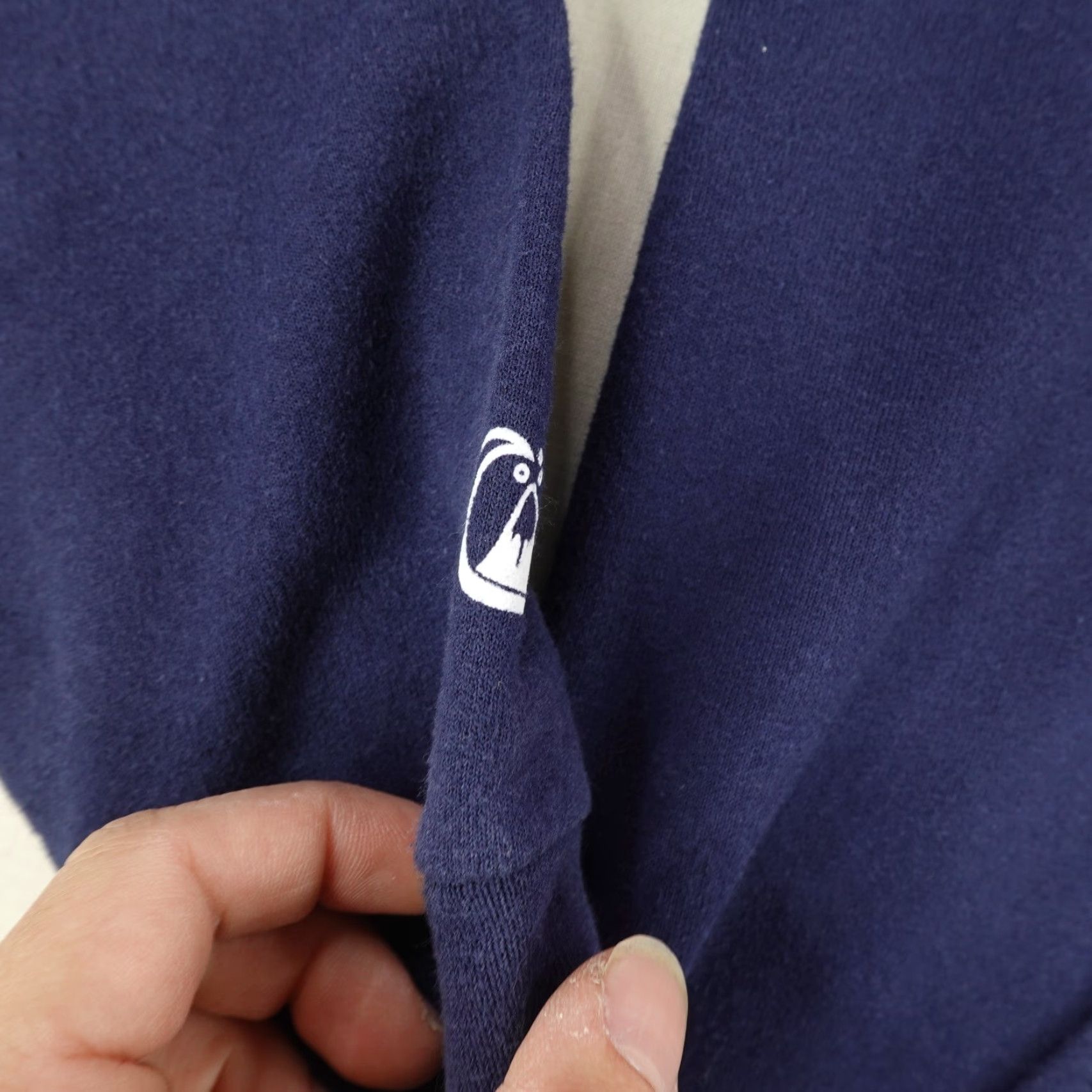 Quiksilver VINTAGE Quiksilver Hoodie Mens M Blue Graphic Print Hooded Pockets Pullover Sweatshirt Beach Outdoor 90s Skating Mens Size US M / EU 48-50 / 2 - 5 Thumbnail