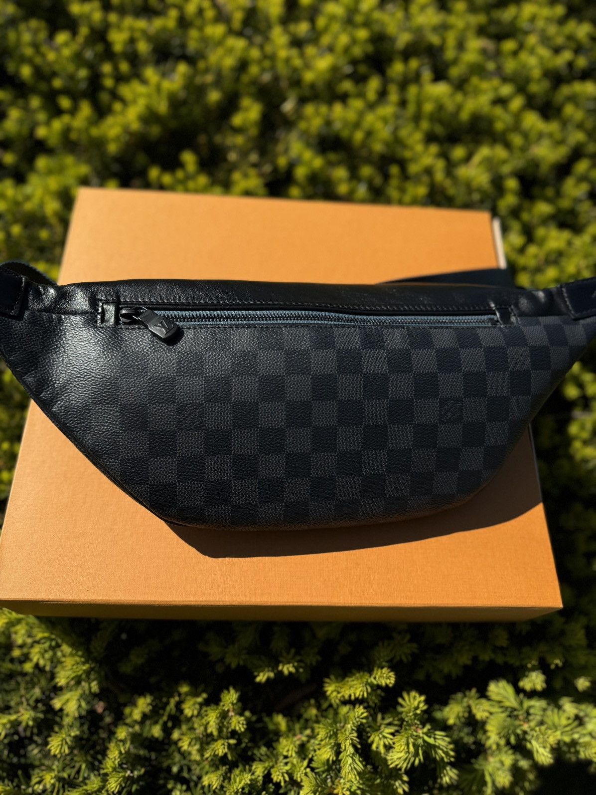 Louis Vuitton Louis Vuitton Navy Blue Discovery Belt Bag/ Cross Over 🧼 Size ONE SIZE - 4 Thumbnail