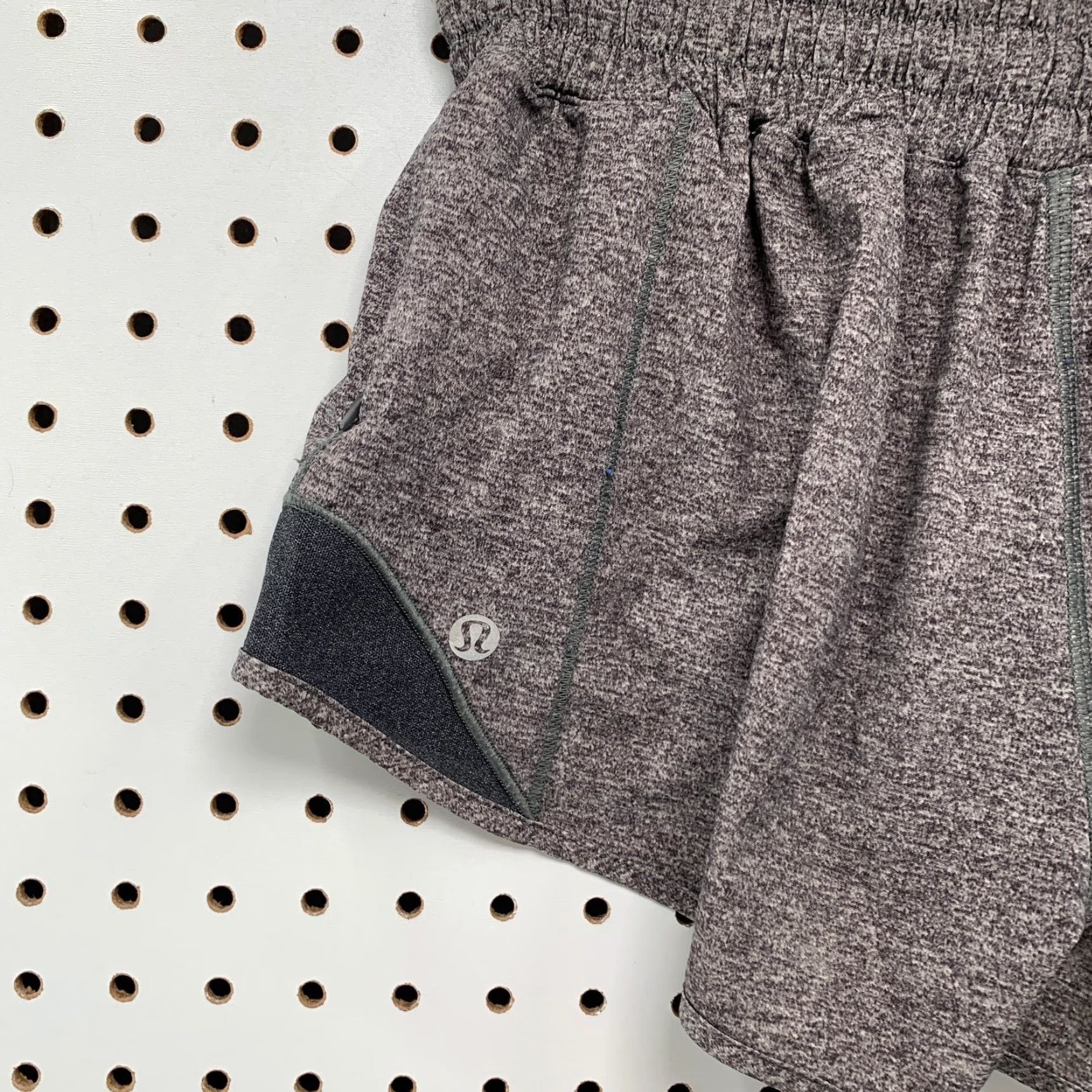 Lululemon Lululemon Athletic Active Shorts Womens Size 4 Gray Elastic Waist Run Yoga Size 27" / US 4 / IT 40 - 6 Thumbnail