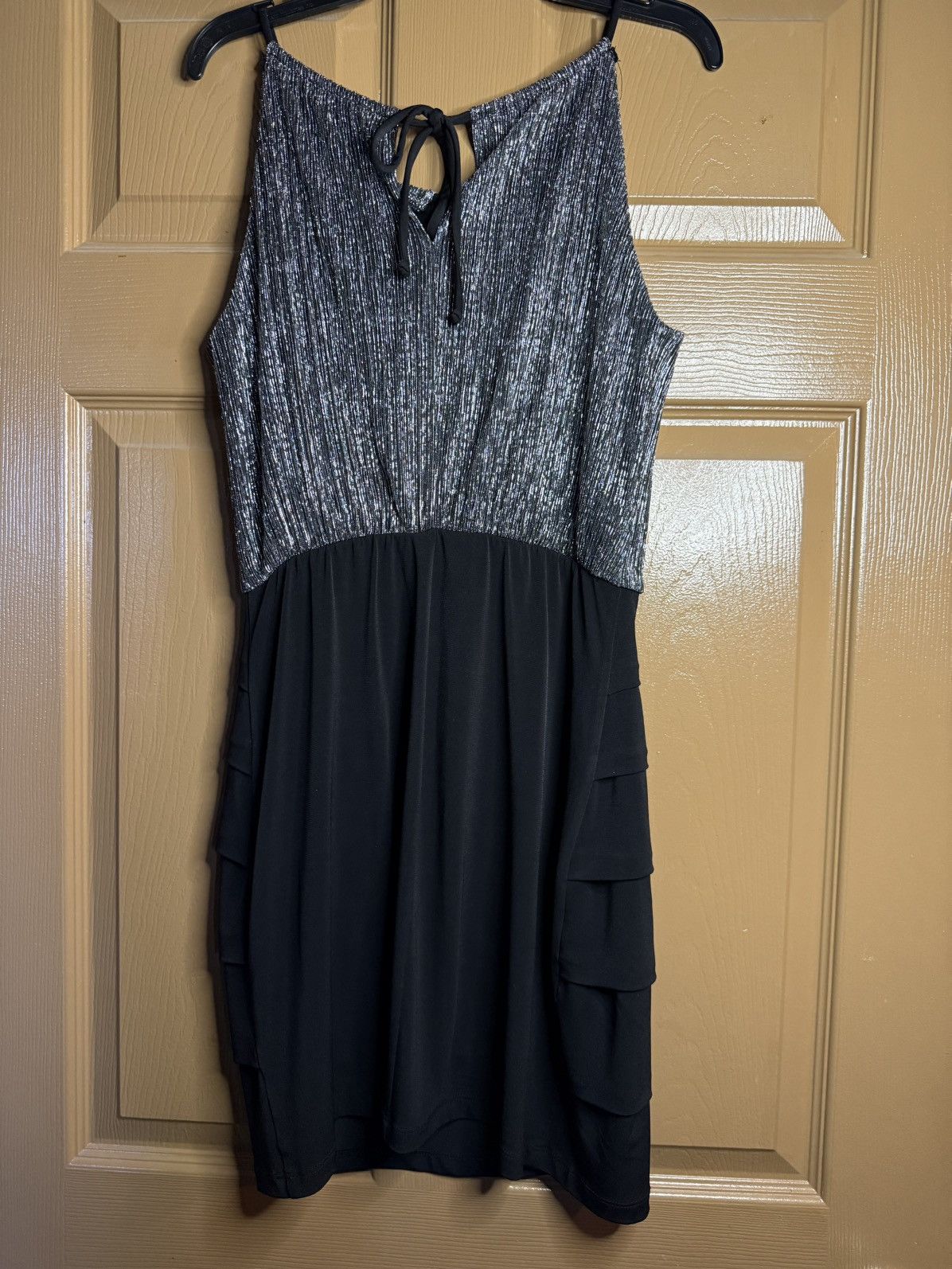 Other Sweet Storm Women Metallic Halter Dress Size L Black/Silver Size L / US 10 / IT 46 - 2 Thumbnail