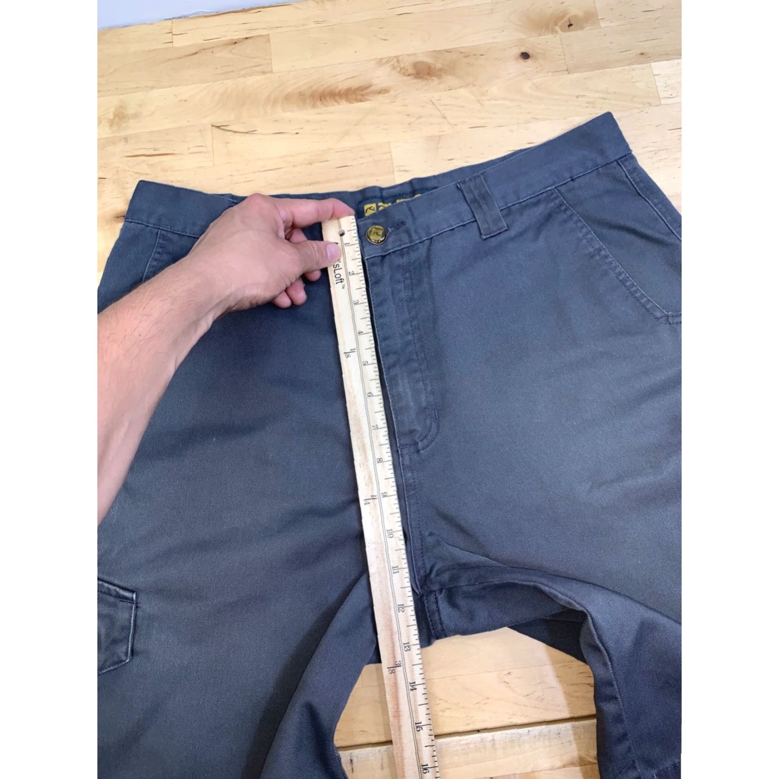 Rusty VINTAGE Rusty Cargo Shorts Men 33 Gray Cargo Short(s) Regular 33 in Gray Summer Casual Surf Skate 13017 Mens Size US 33 - 7 Thumbnail