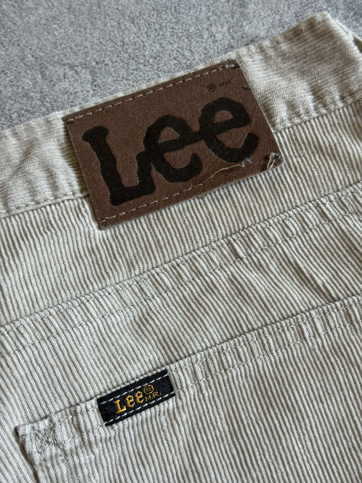 Lee Lee 36/36 Roscoe corduroy velvet pants trousers chinos retro Size US 36 / EU 52 - 4 Thumbnail
