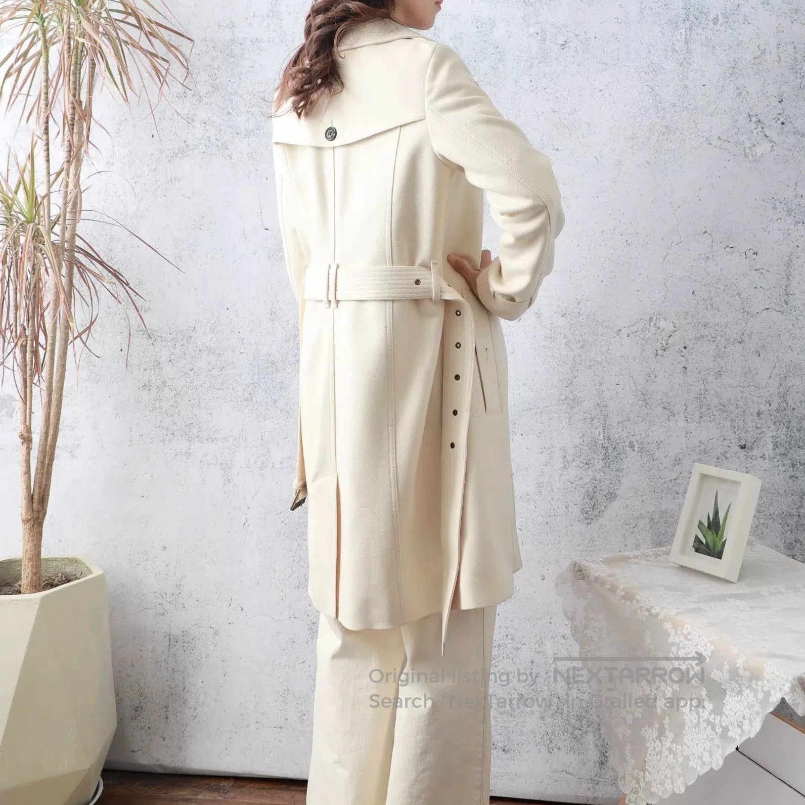 Burberry Burberry White Wool Belted Coat. Size M / US 6-8 / IT 42-44 - 2 Thumbnail
