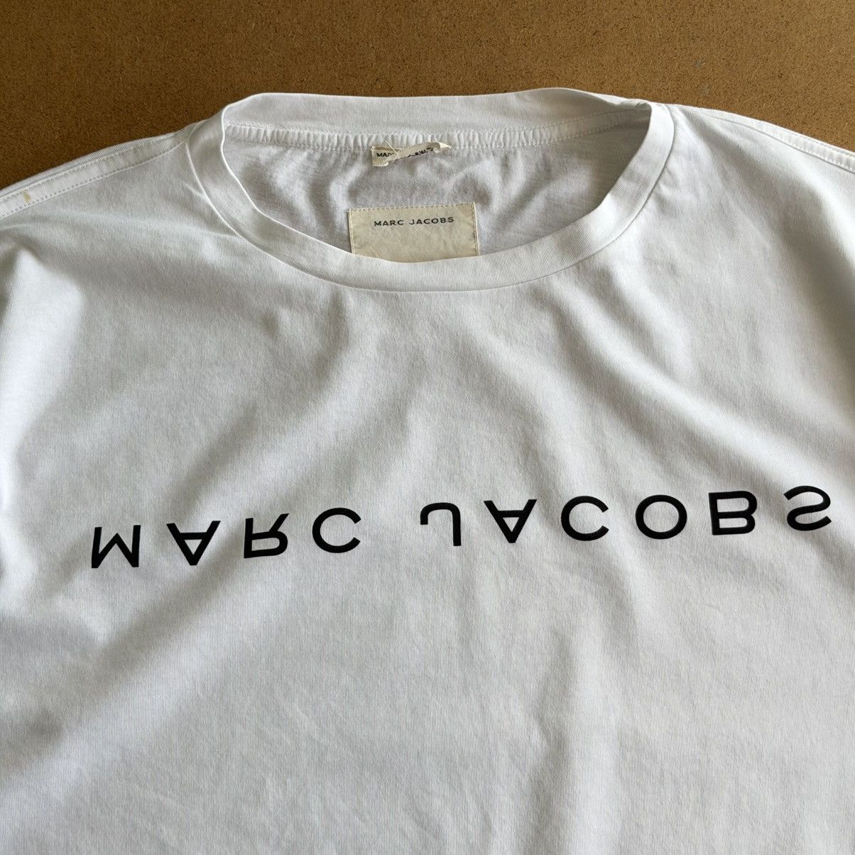 Marc Jacobs Marc Jacobs Upside Down Logo White Tee Size US XL / EU 56 / 4 - 3 Thumbnail