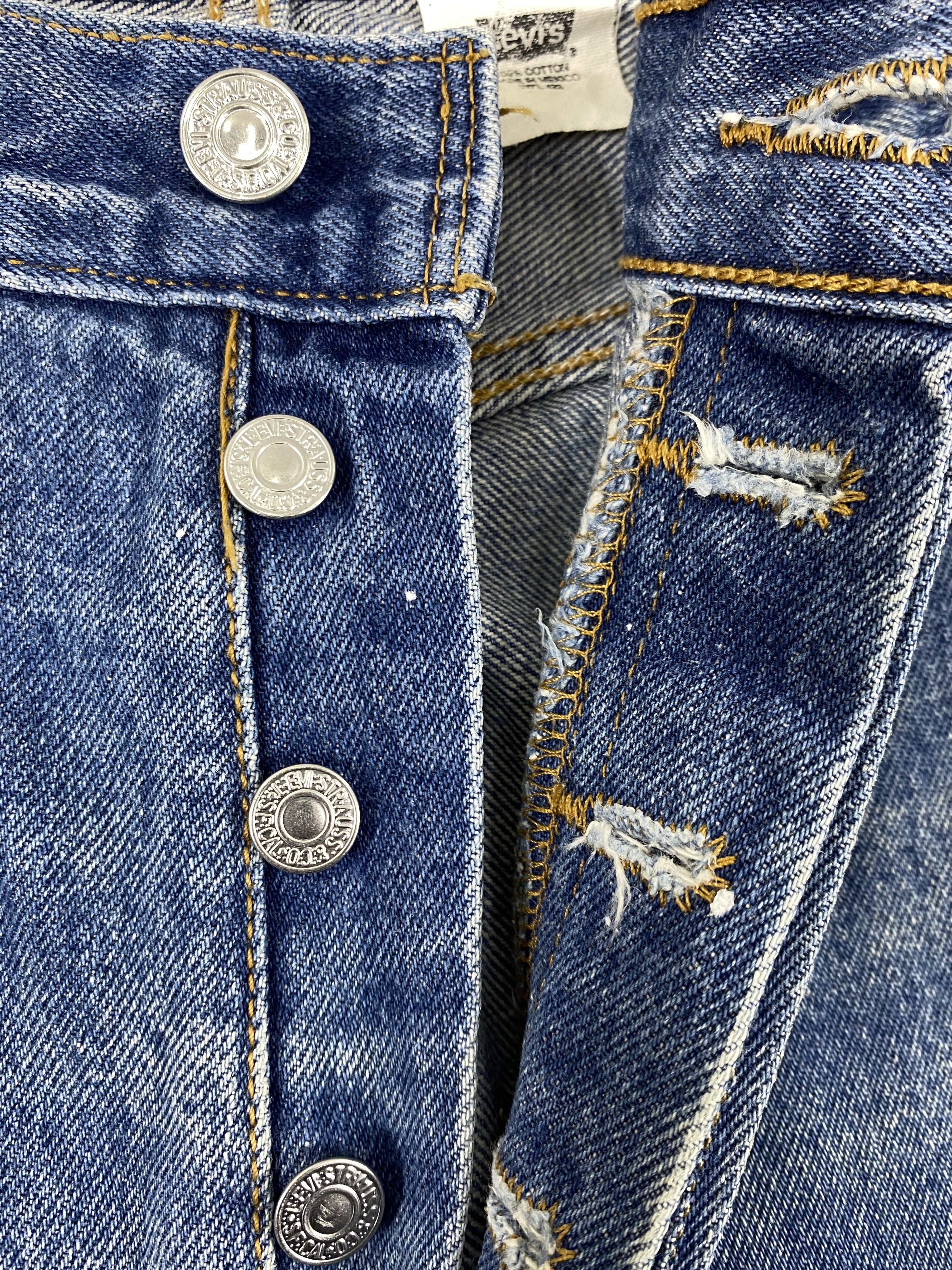 Levi's Vintage Clothing Distressed Blue Vintage Levi's 501 Jeans 35x32.5 JN3394 Size US 35 - 7 Thumbnail