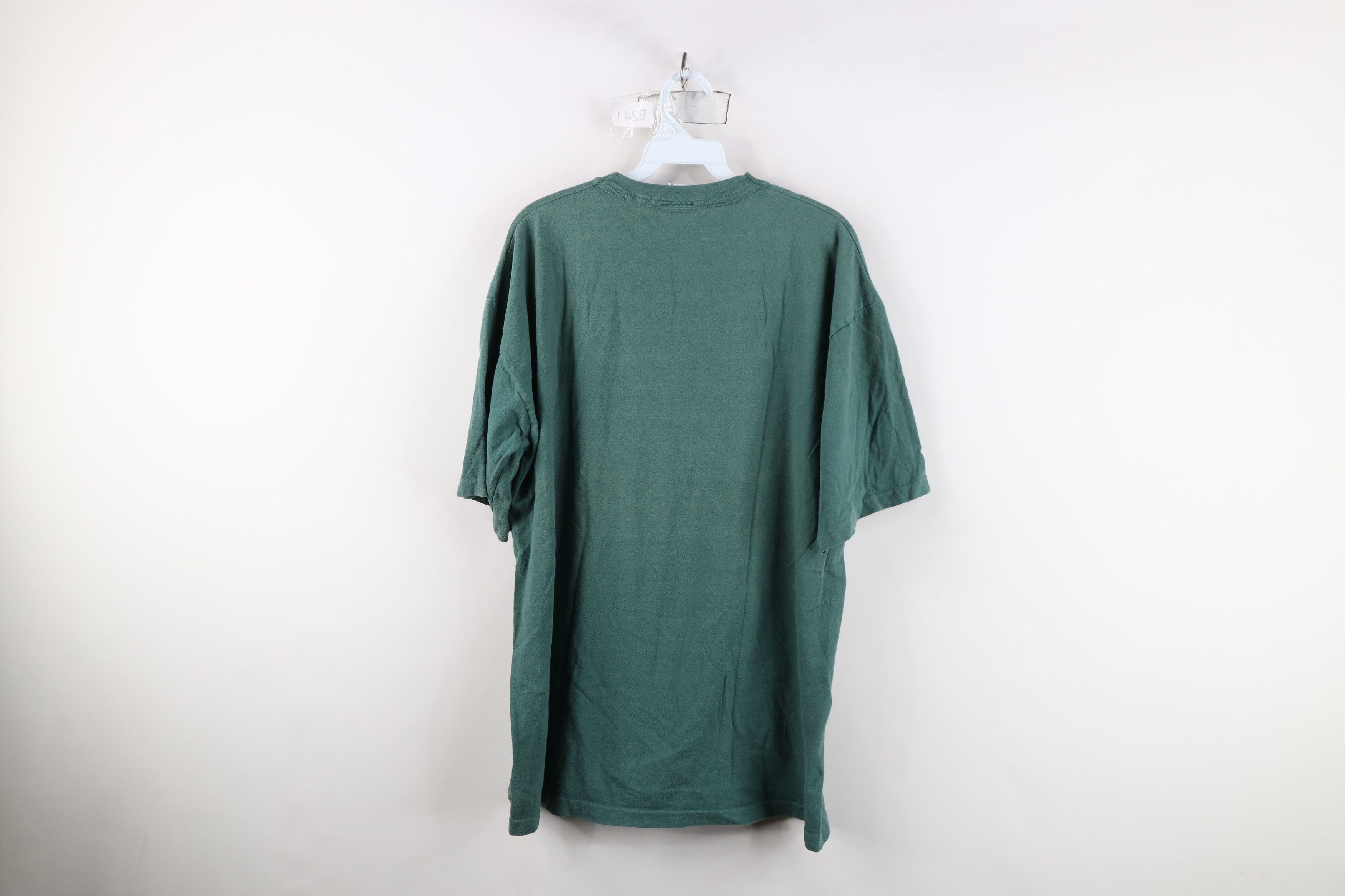 Vintage Vintage 90s Streetwear Deer Buck Mountains T-Shirt Green Size US L / EU 52-54 / 3 - 11 Thumbnail