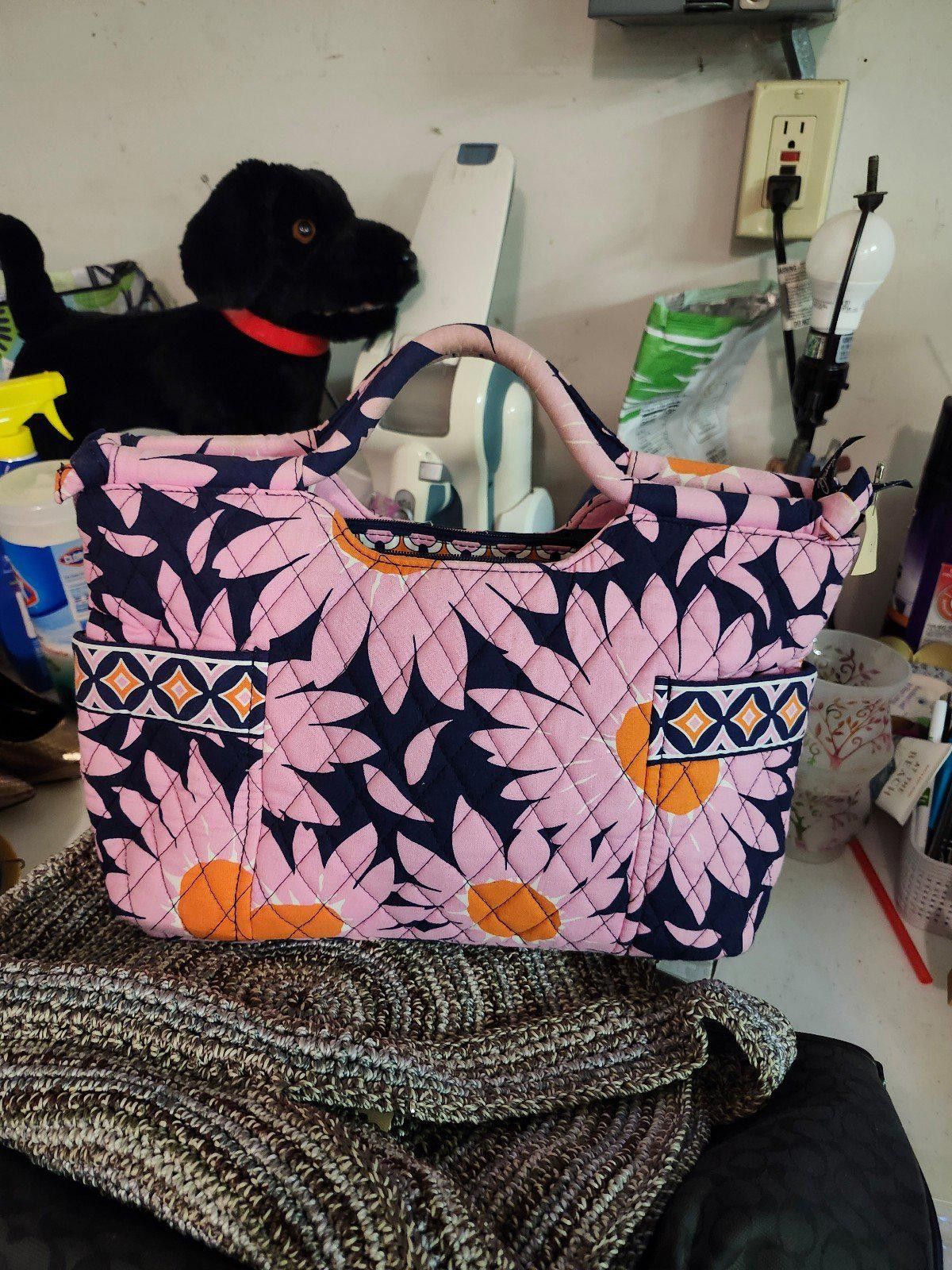 Designer Vera Bradley handbag like new floral Size ONE SIZE - 1 Preview