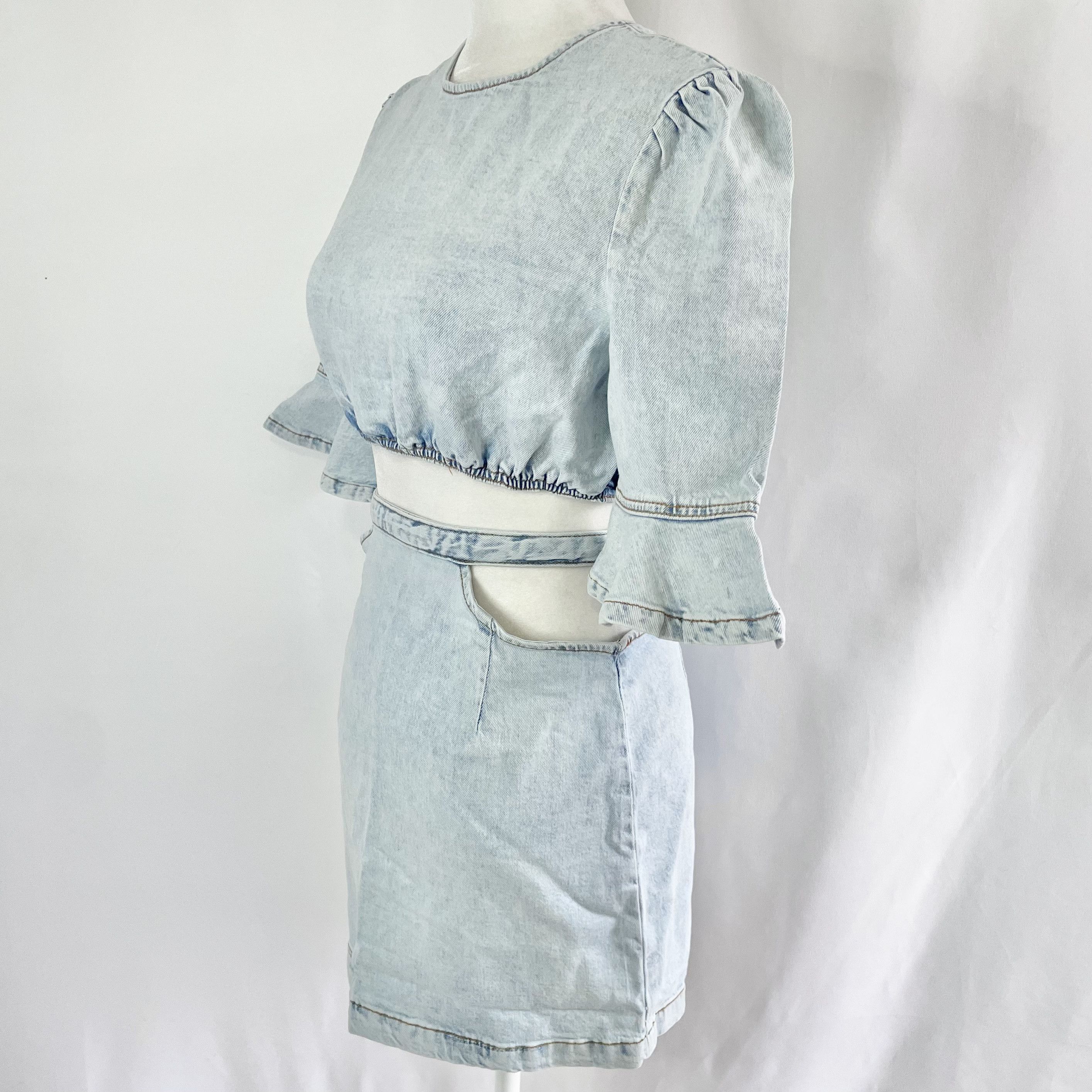WeWoreWhat WeWoreWhat Set Denim Cut Out Waist Mini Skirt & Crop Top XS Size 26" / US 2 / IT 38 - 5 Thumbnail