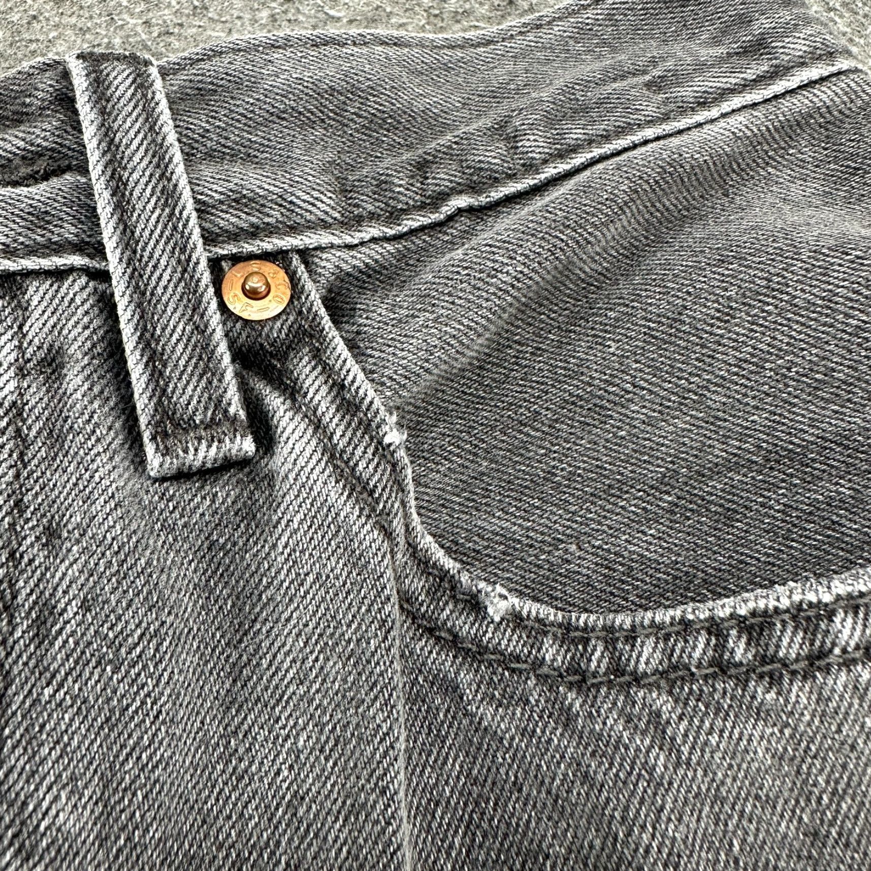 Levi's Levi's 501 Jeans Women 27x29 Black Straight Leg Regular Fit Distressed 5-Pocket Denim Modern Gray Wash Size 27" / US 4 / IT 40 - 6 Thumbnail