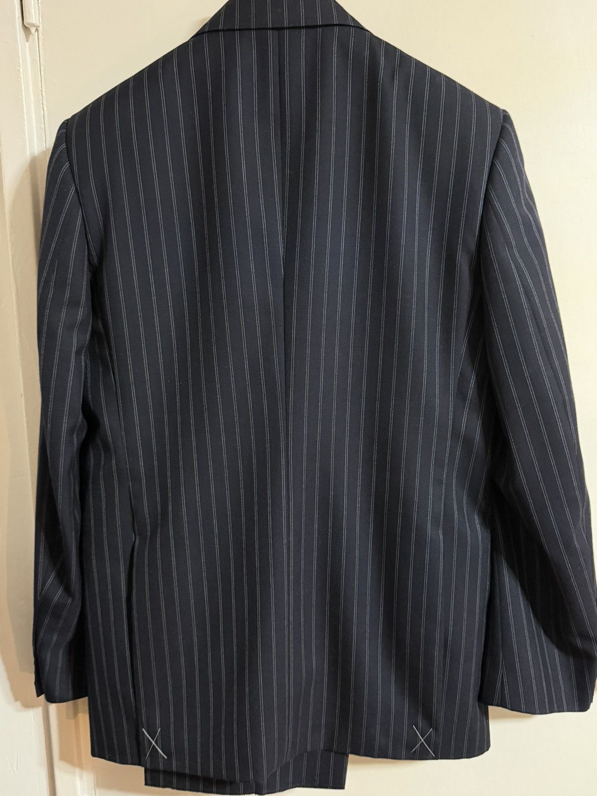 HUSBANDS SINGLE-BREASTED SUIT NAVY WITH LIGHT GREY PINSTRIPES Size 52R - 2 Thumbnail