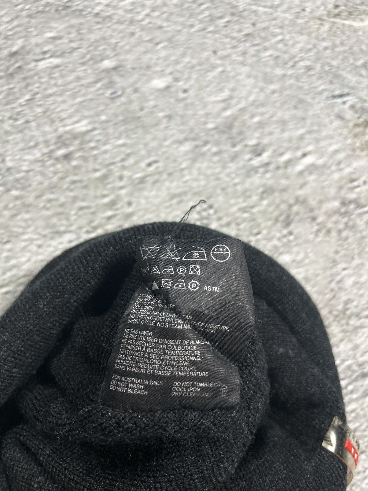 Prada Prada beanie vintage black red tab gorpcore Lana wool hat Size ONE SIZE - 5 Thumbnail