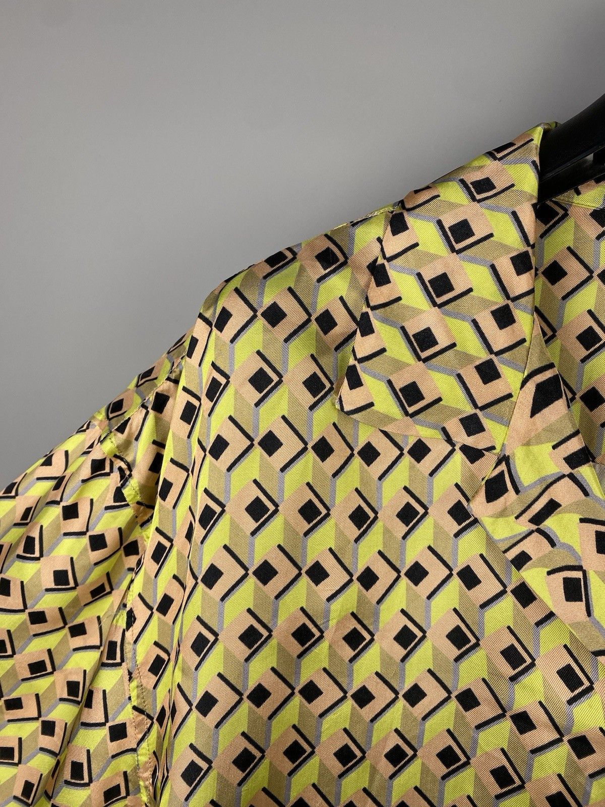 Dries Van Noten Dries Van Noten Silk Luxury Geometric Short Sleeve Shirt Size US XL / EU 56 / 4 - 7 Thumbnail