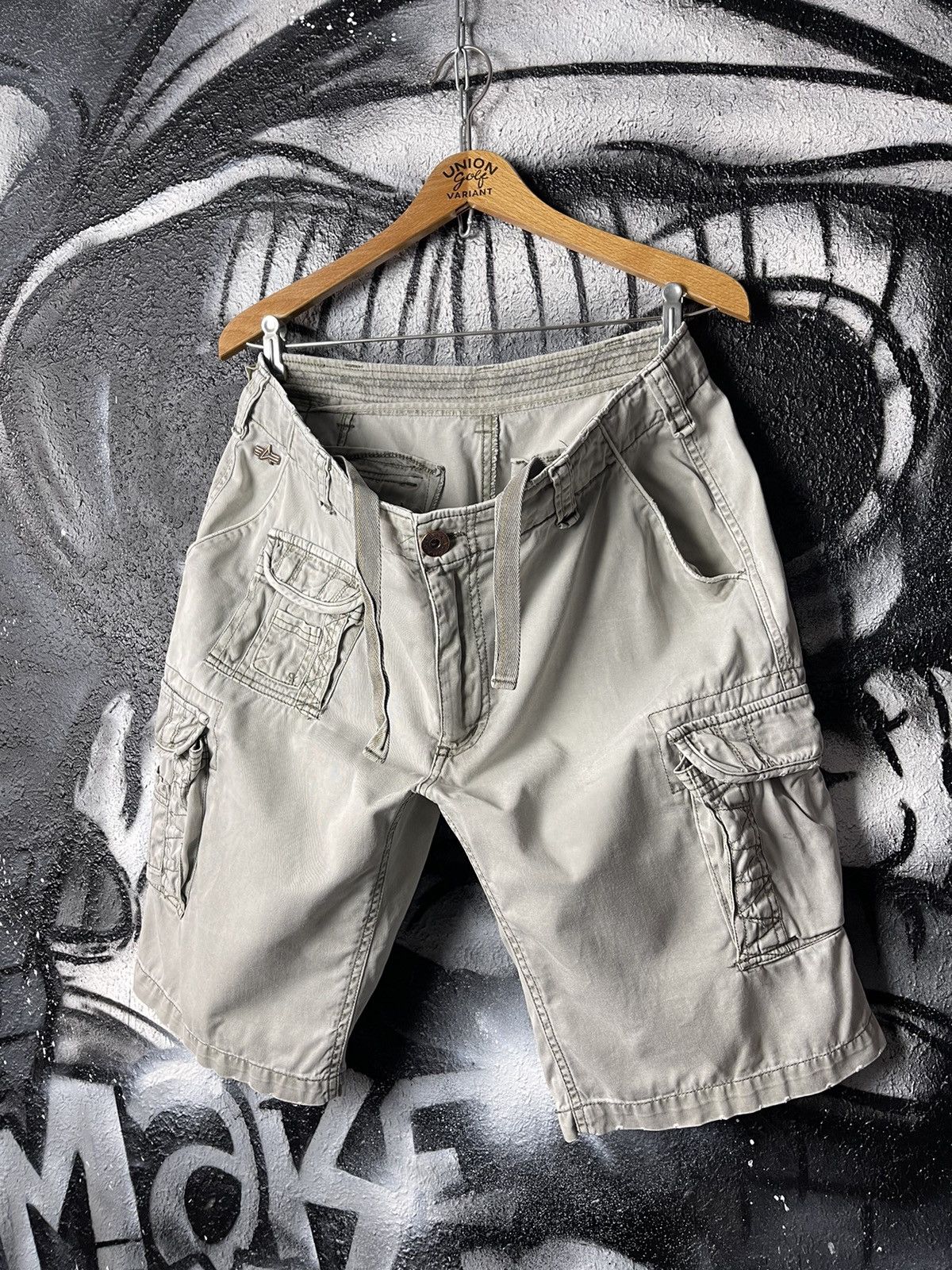 Alpha Industries Alpha Industries Vintage Grey Cotton Cargo Shorts Men’s Size Medium Size US 32 / EU 48 - 1 Thumbnail