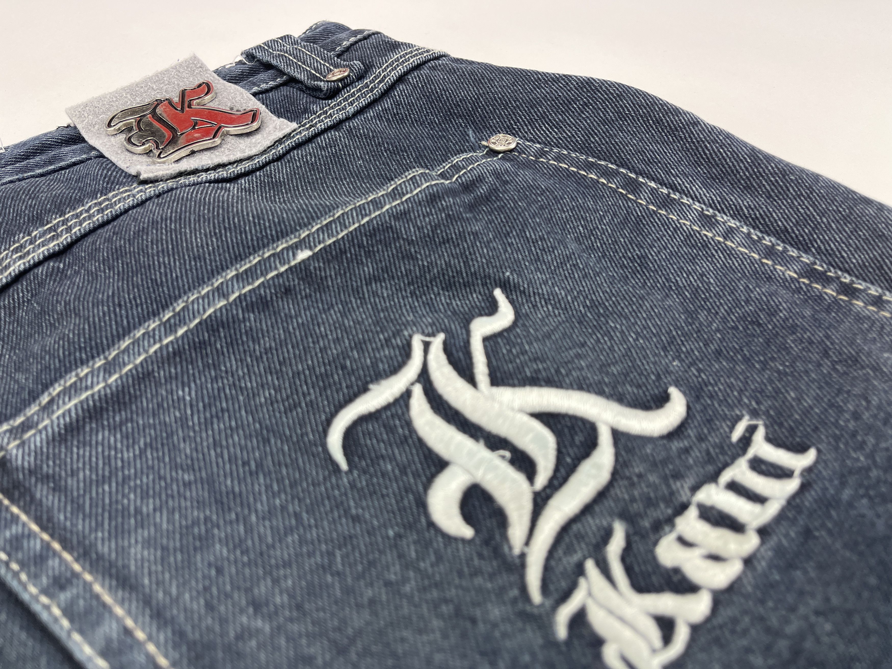 Karl Kani KARL KANI shorts, vintage hip hop baggy jeans, 90s size W 36 Size US 36 / EU 52 - 6 Thumbnail