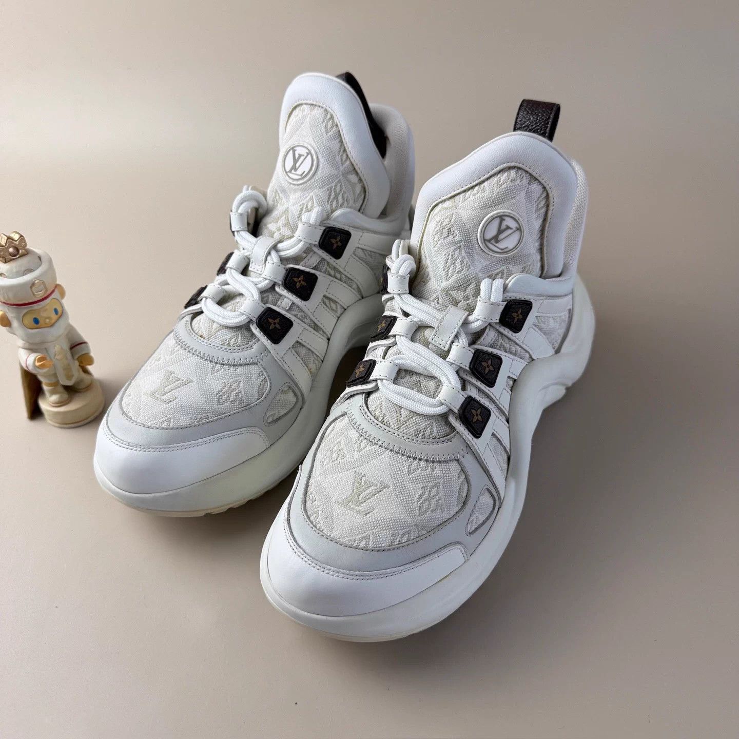 Louis Vuitton LV Monogram All Over Print Pont 9 Dad Sneaker 38.5 Size US 7.5 / IT 37.5 - 1 Thumbnail