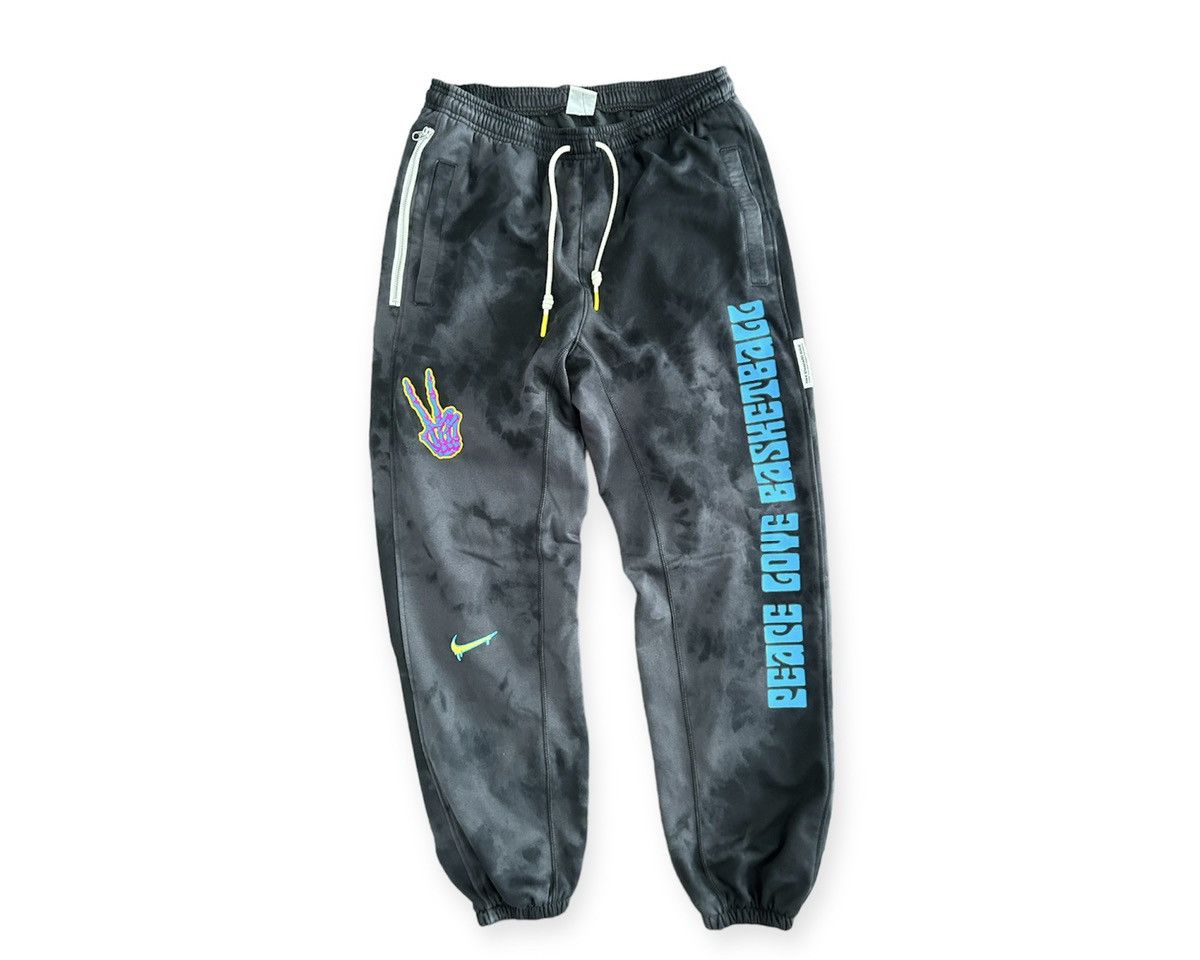 Nike peace love basketball sweatpants hot sale