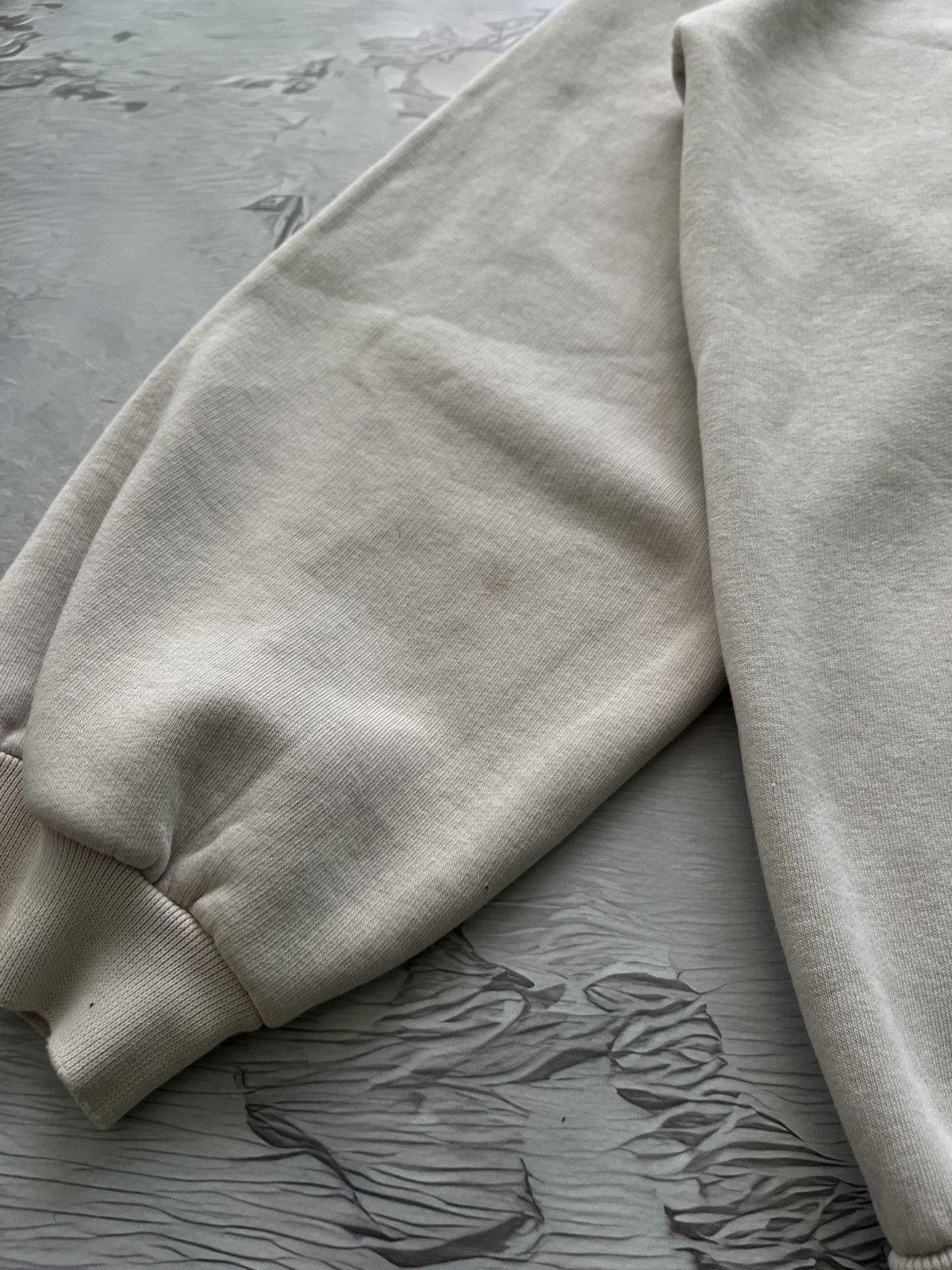 Nike Nike Vintage Big Logo Streetwear Sweatshirt Y2K Beige Size US L / EU 52-54 / 3 - 11 Thumbnail