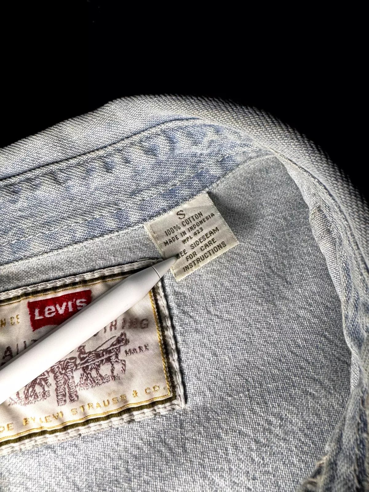 Levi's Men's Vintage Levi's WPL 423 Light Blue Denim Trucker Jacket Size US S / EU 44-46 / 1 - 4 Thumbnail